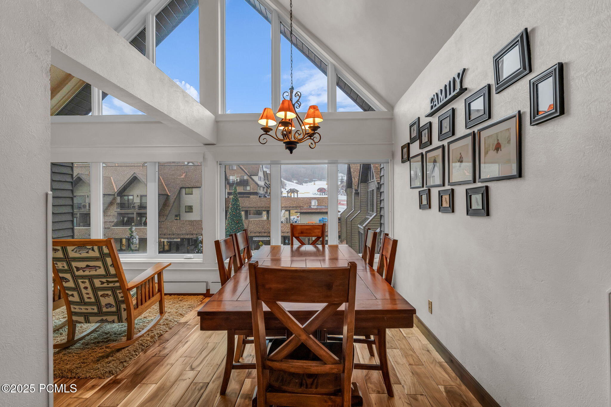 1415 Lowell Avenue B305 (350)