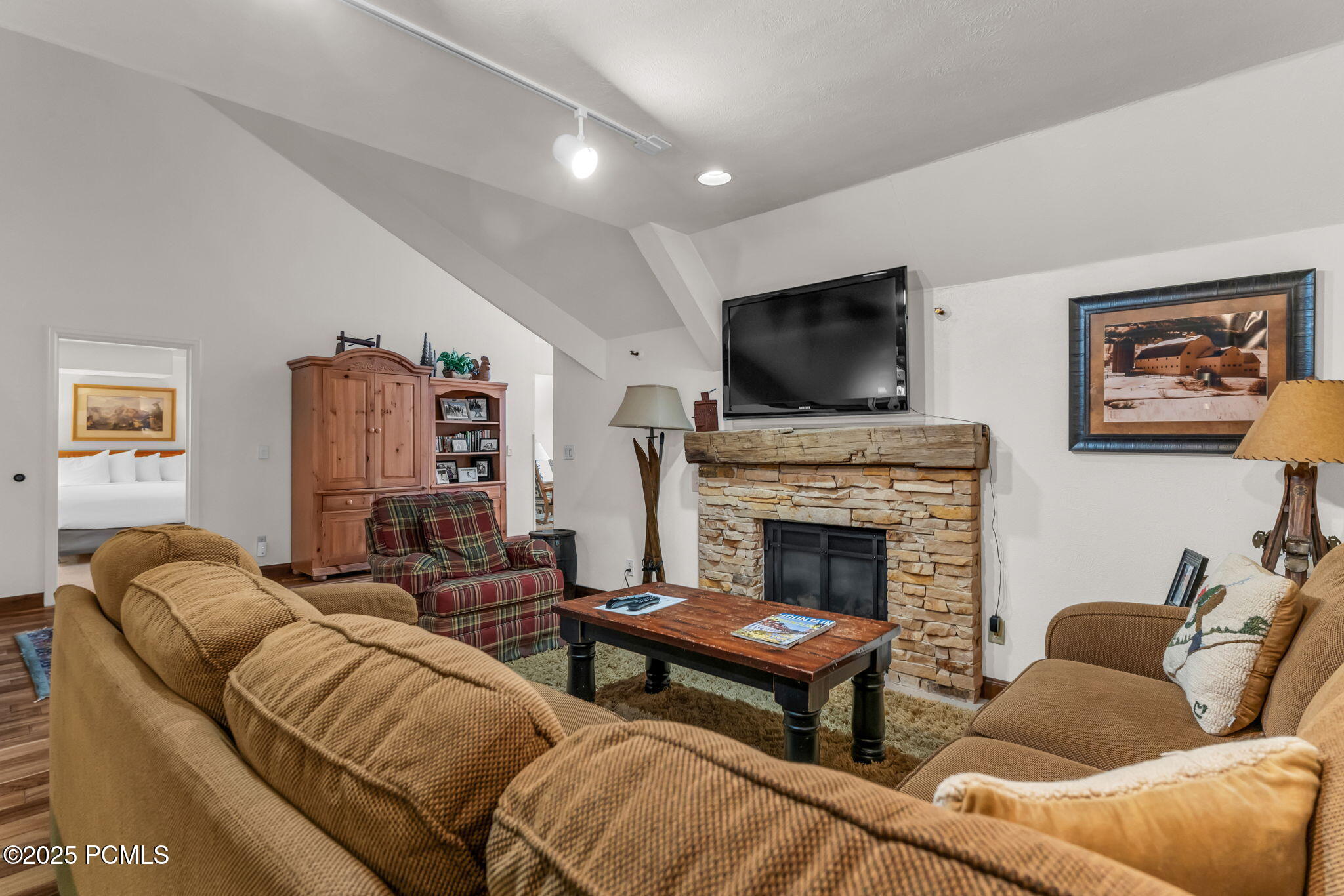 1415 Lowell Avenue B305 (350)