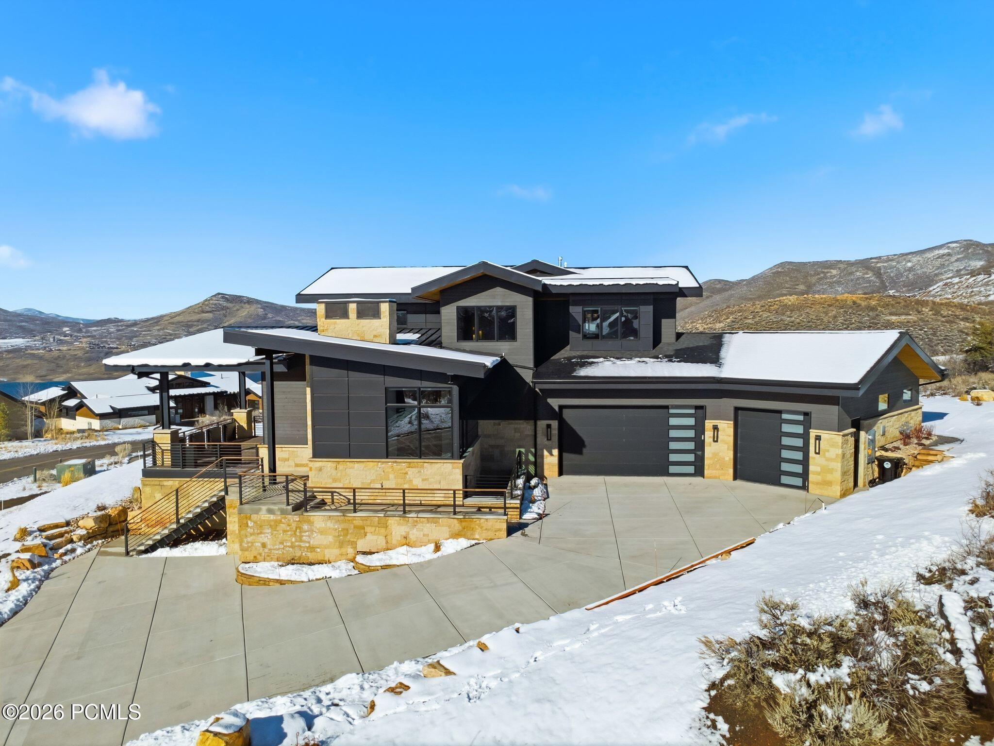 1105 E Longview Drive