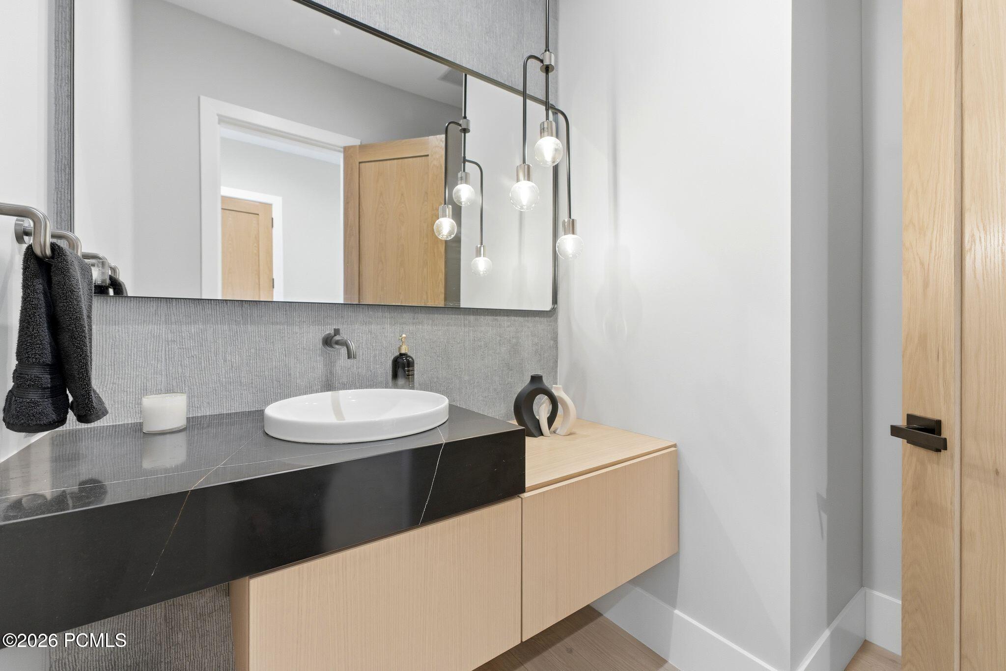 1105 E Longview Drive