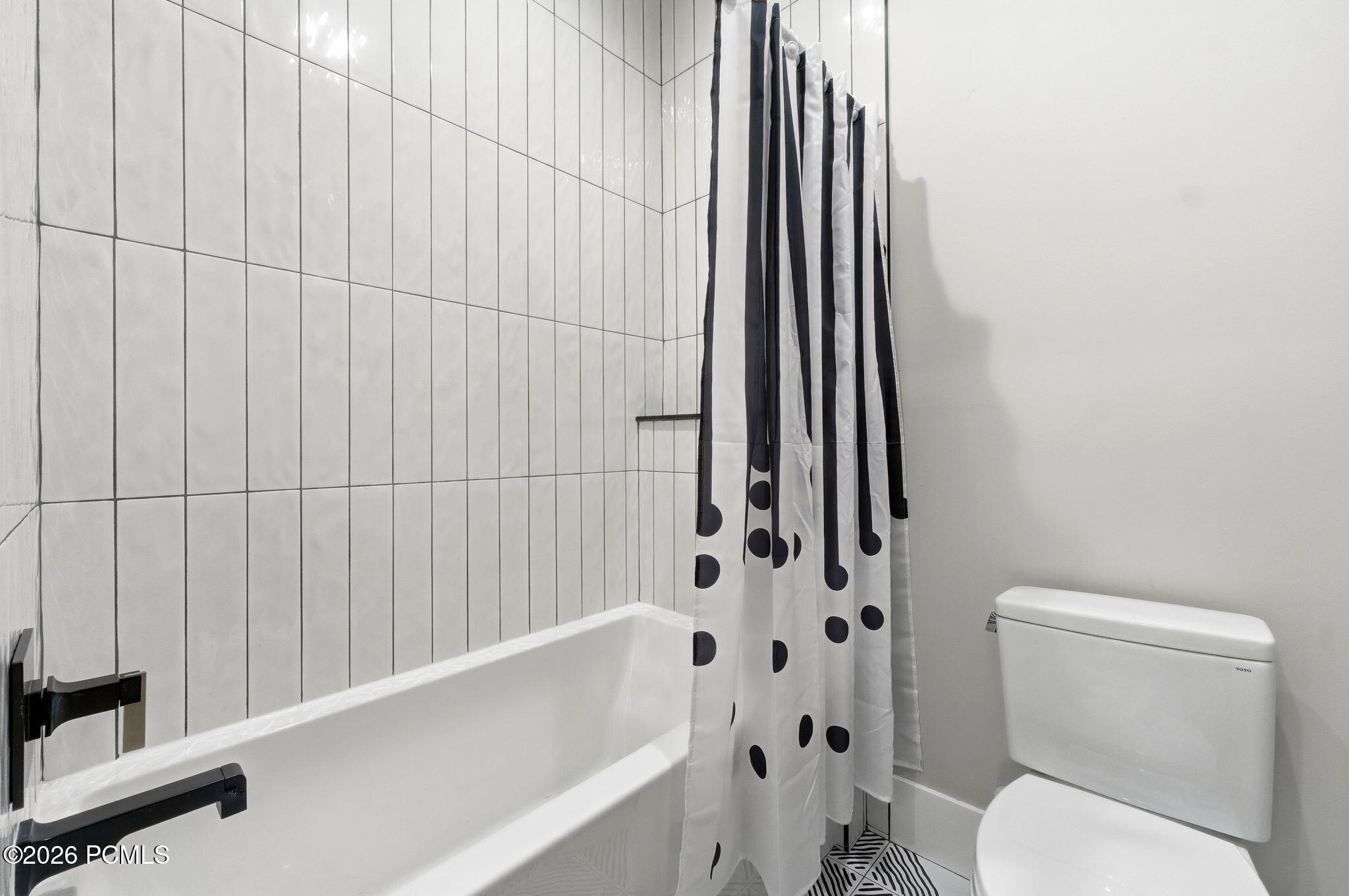 1105 E Longview Drive