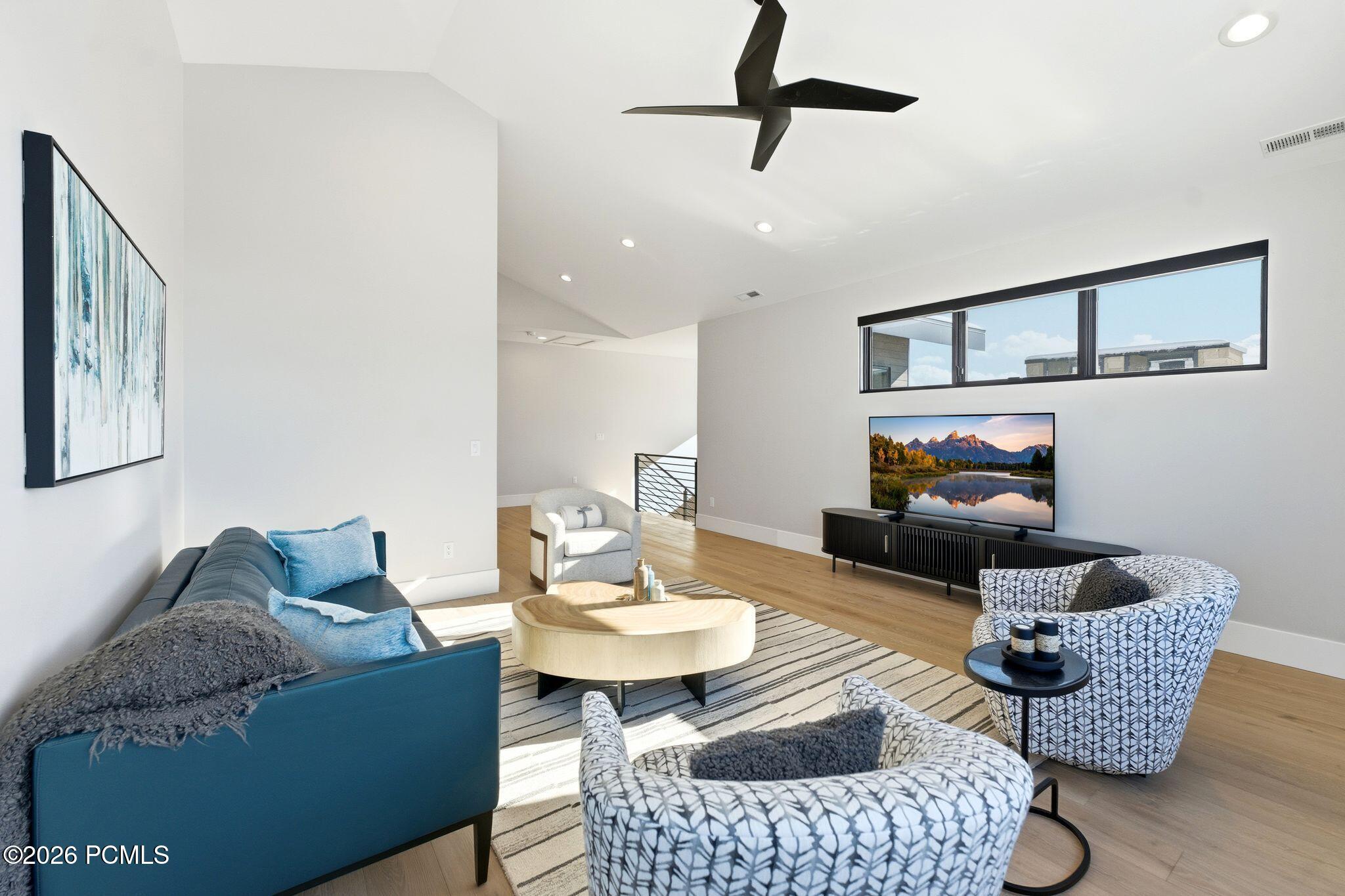 1105 E Longview Drive