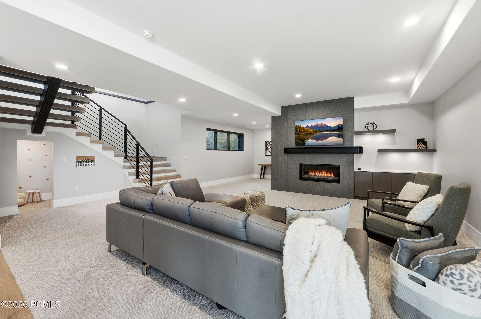 1105 E Longview Drive