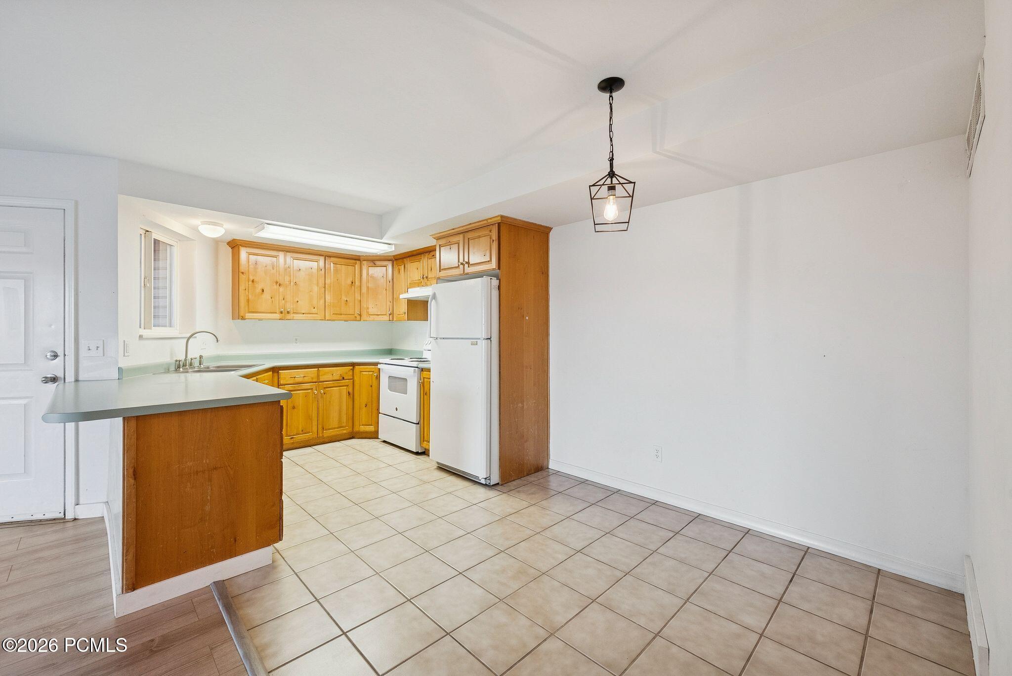 595 S Main Street Apt 18