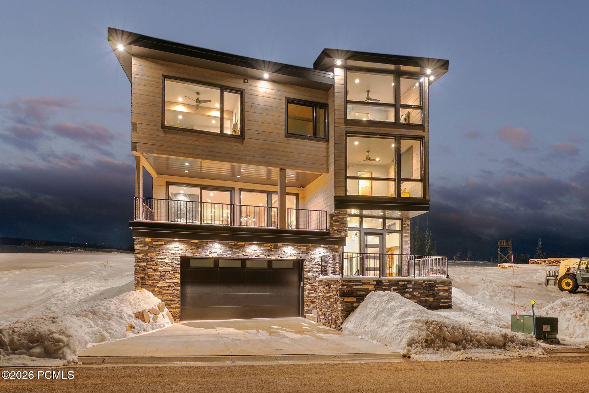 8526 Overlook Drive