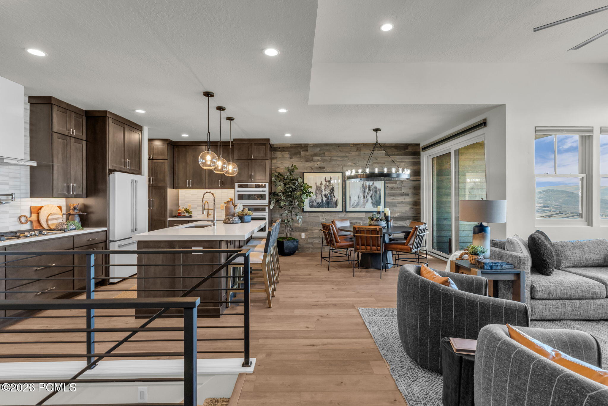 612 E Silver Hill Loop