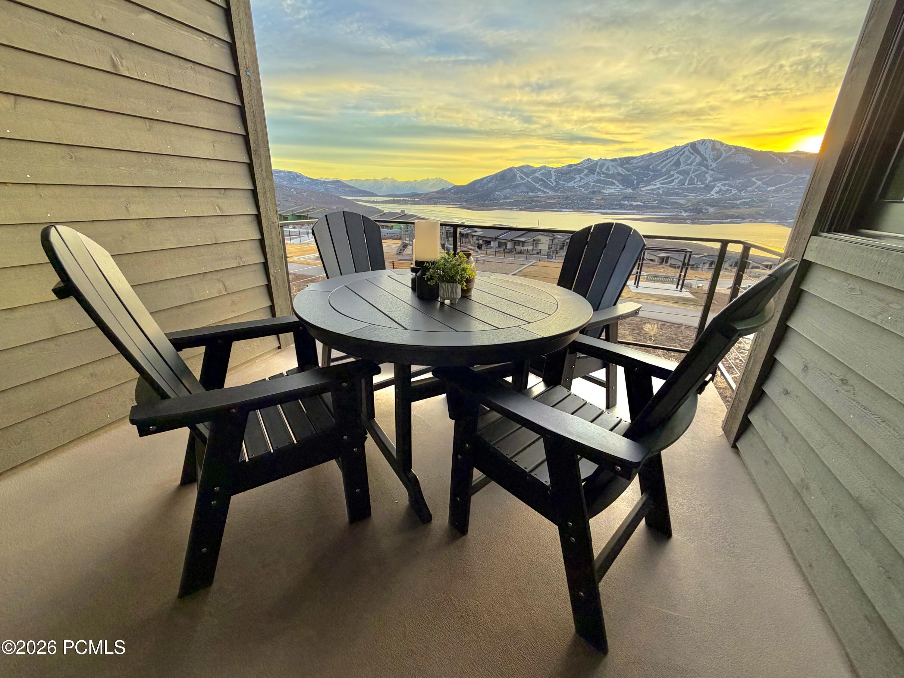 612 E Silver Hill Loop