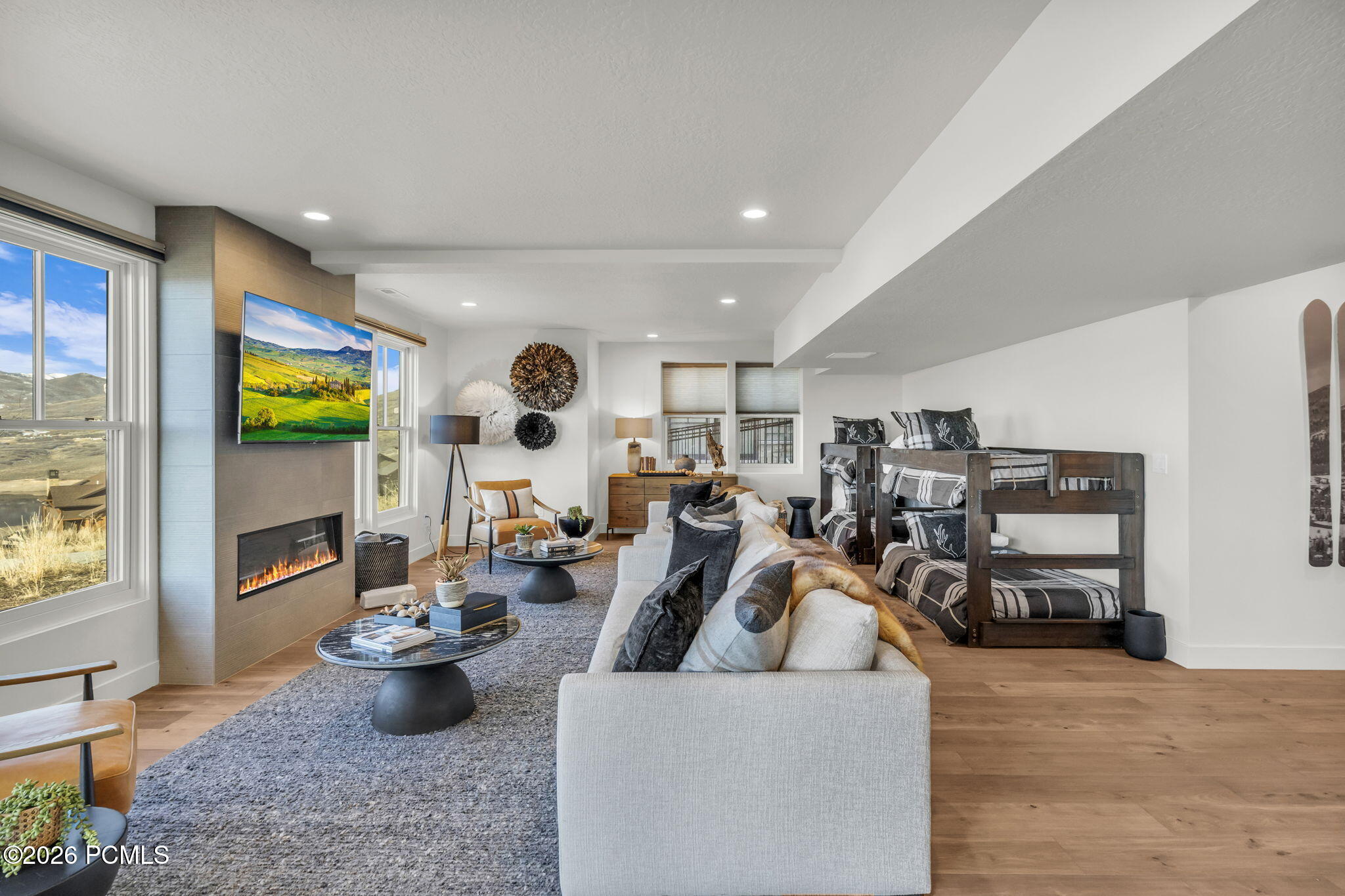 612 E Silver Hill Loop