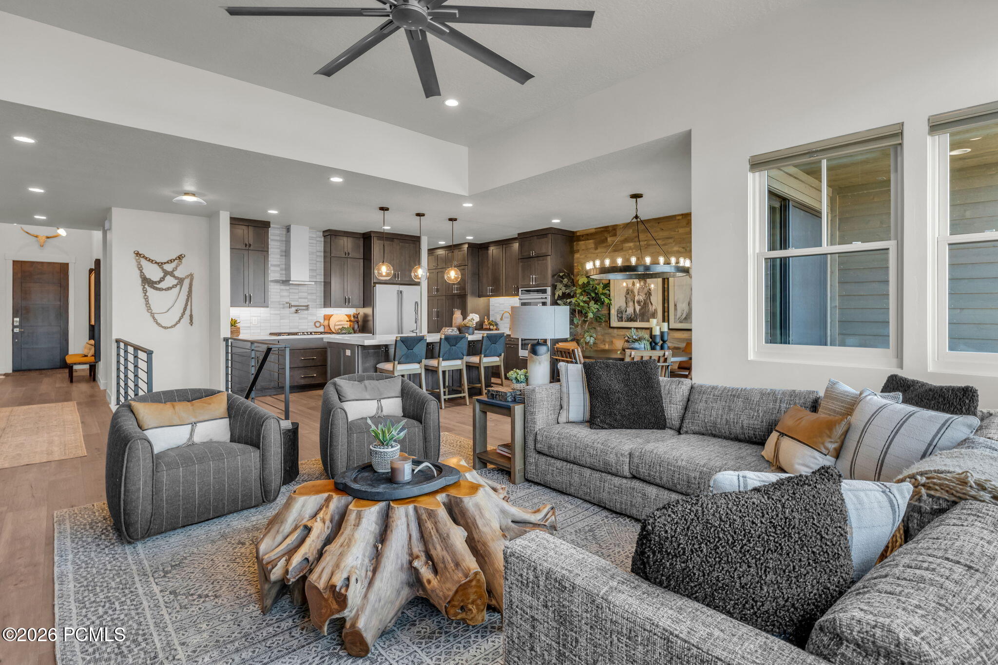 612 E Silver Hill Loop