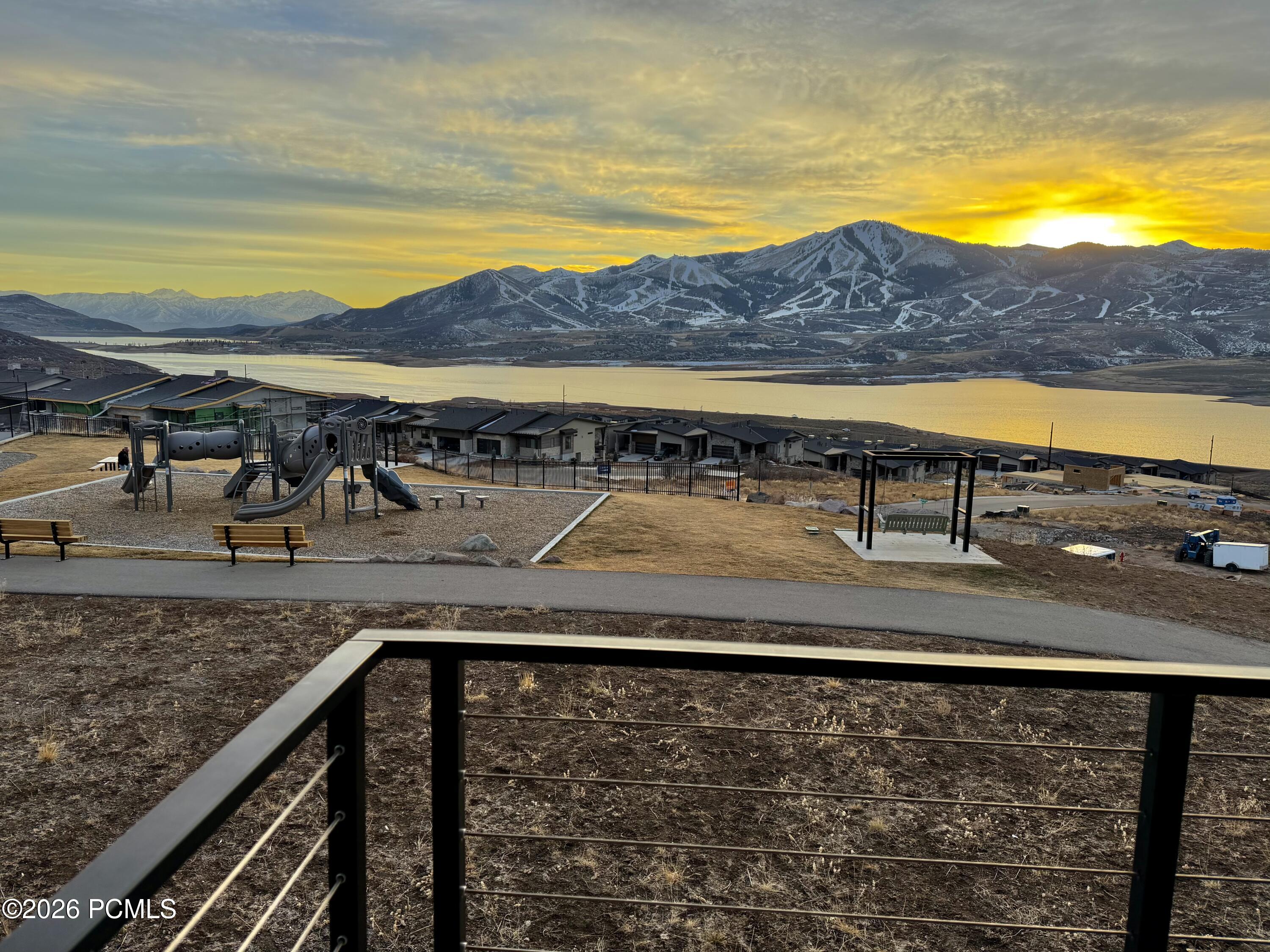 612 E Silver Hill Loop