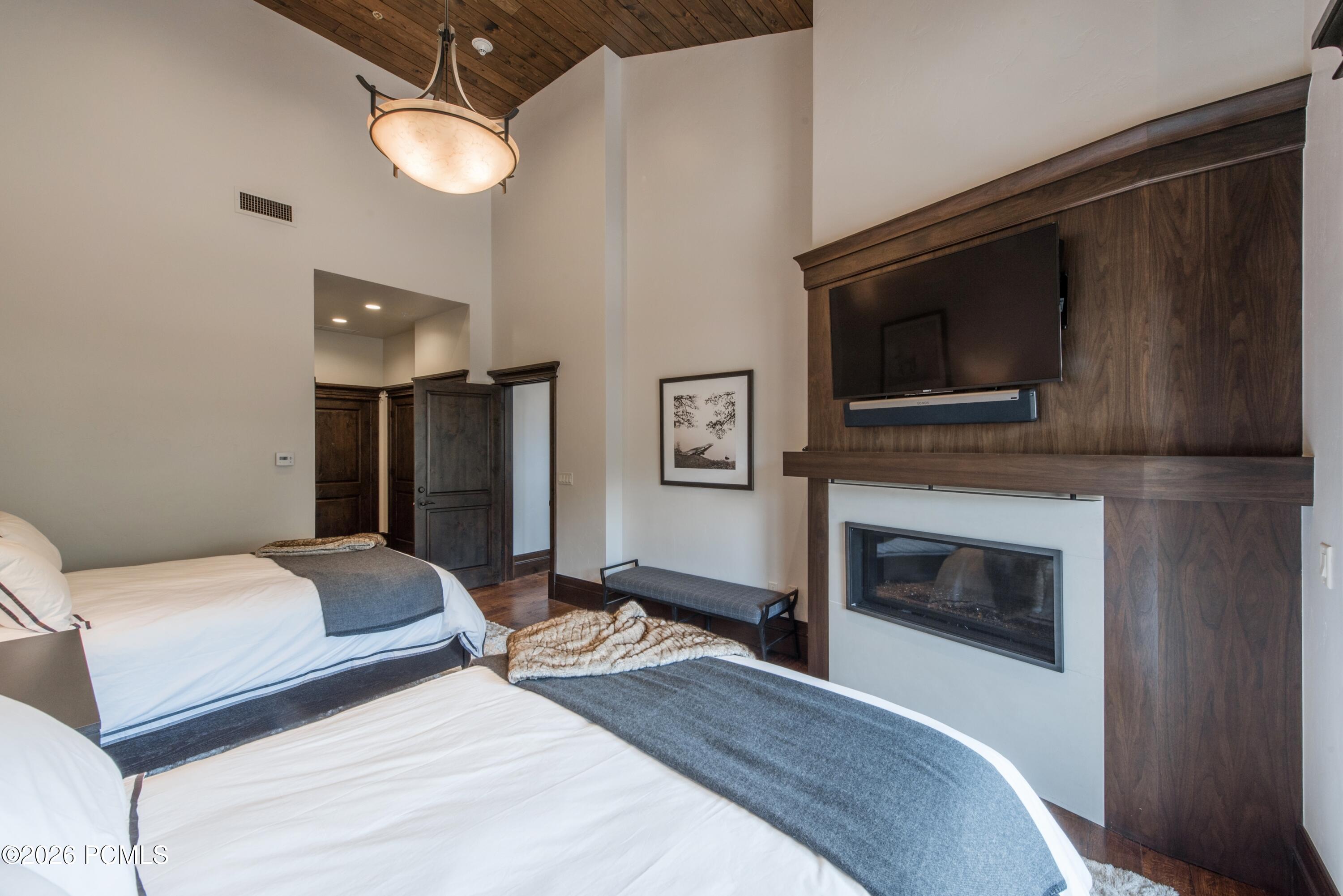 3551 N Escala Ct 616