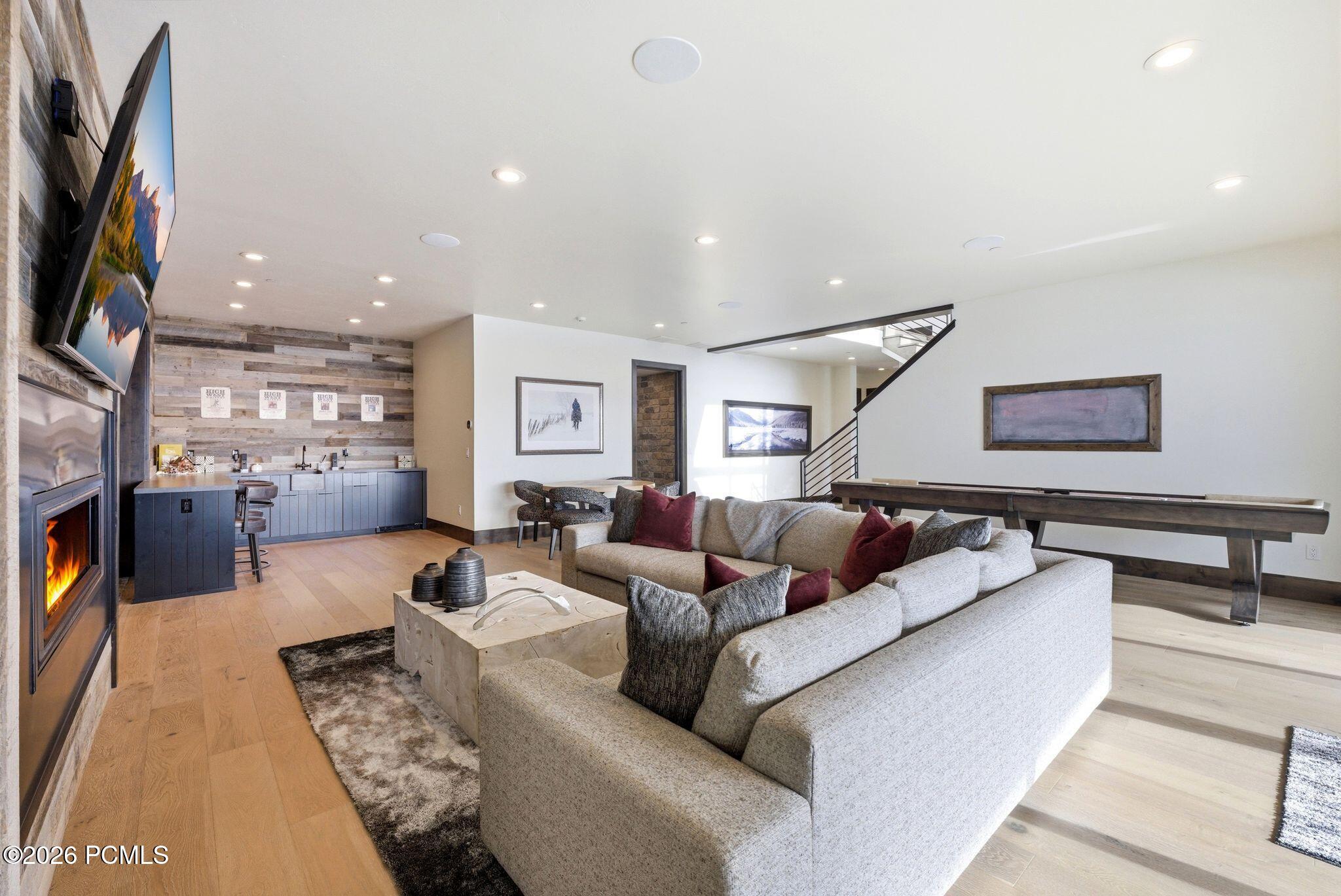 1125 N Explorer Peak Dr