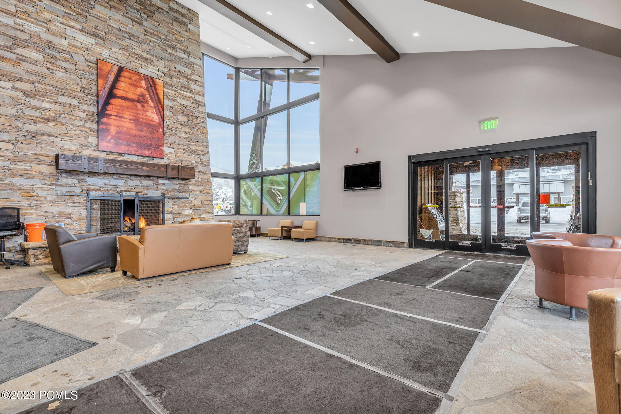 2305 Sidewinder Drive 911