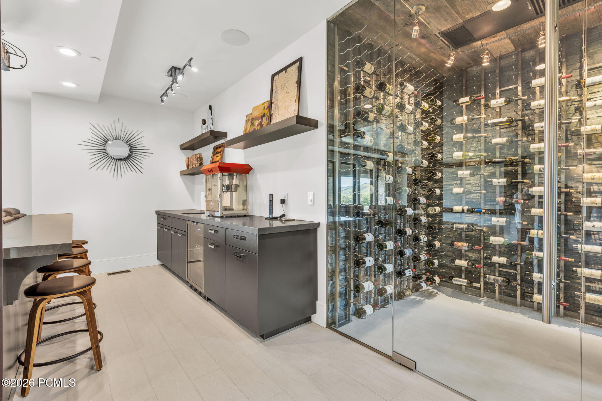 717 W Moose Hill Road