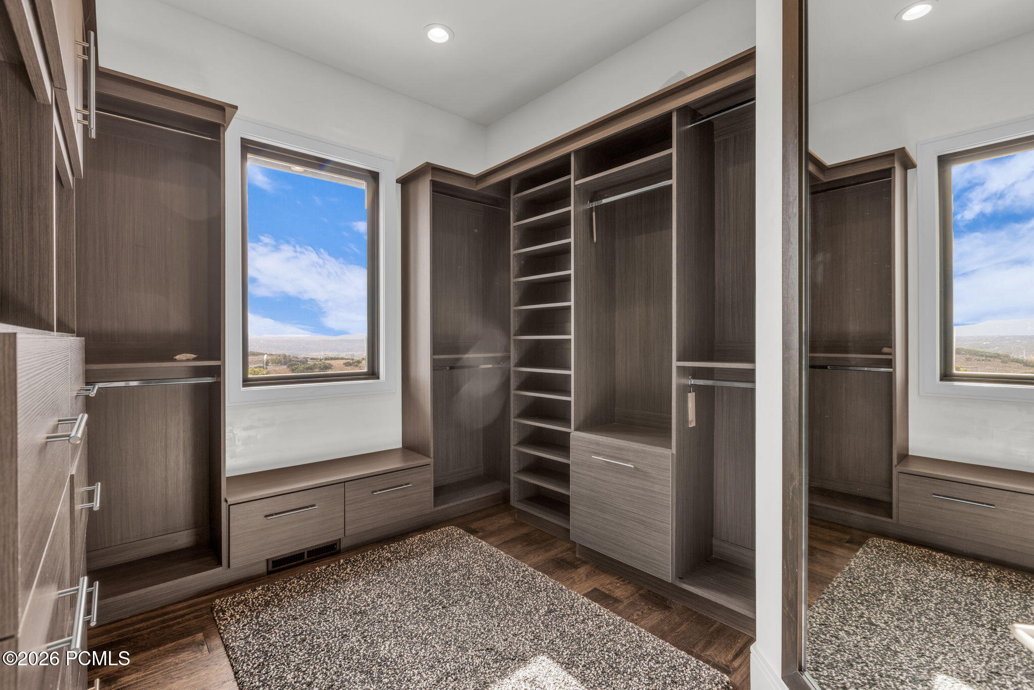 717 W Moose Hill Road