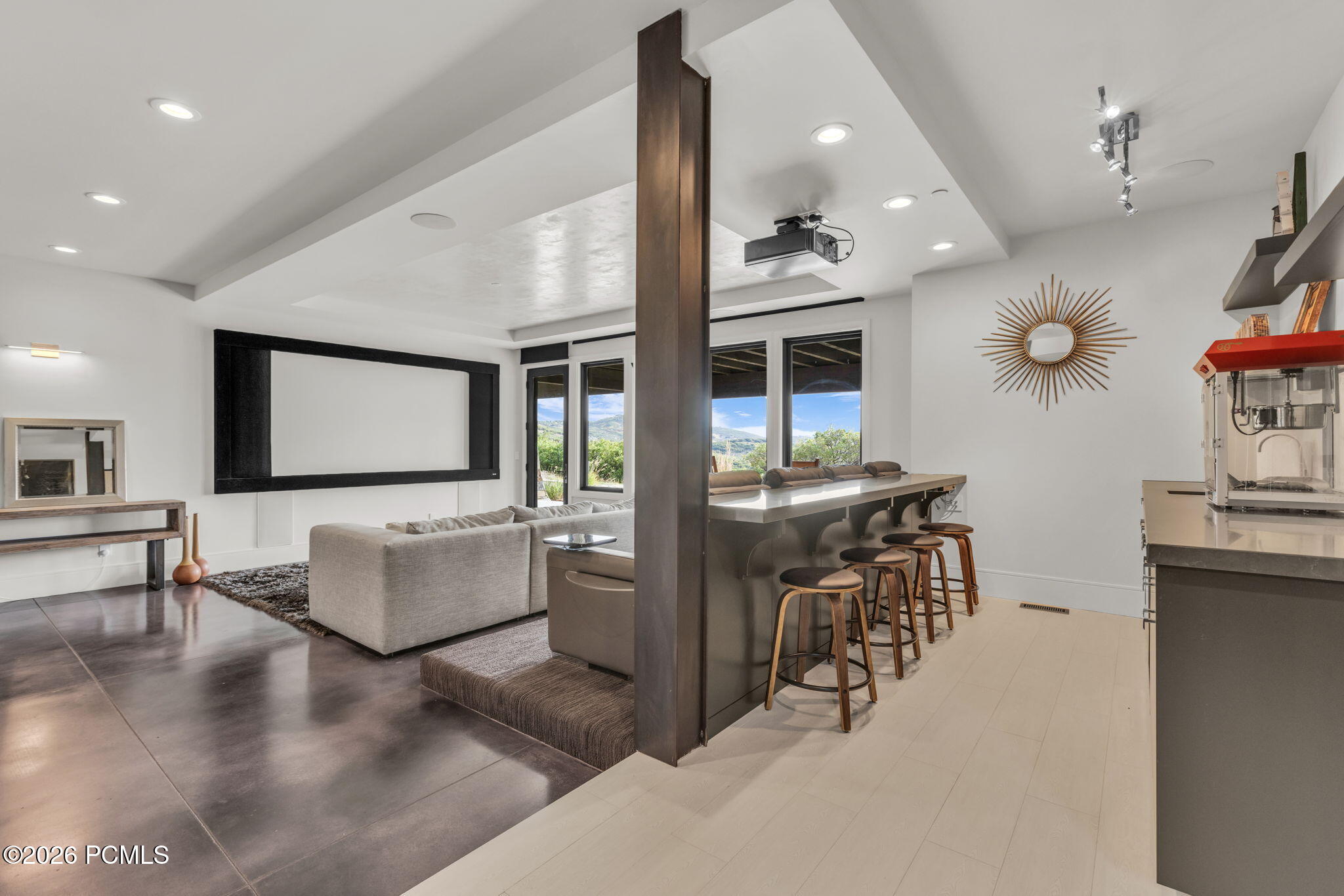 717 W Moose Hill Road