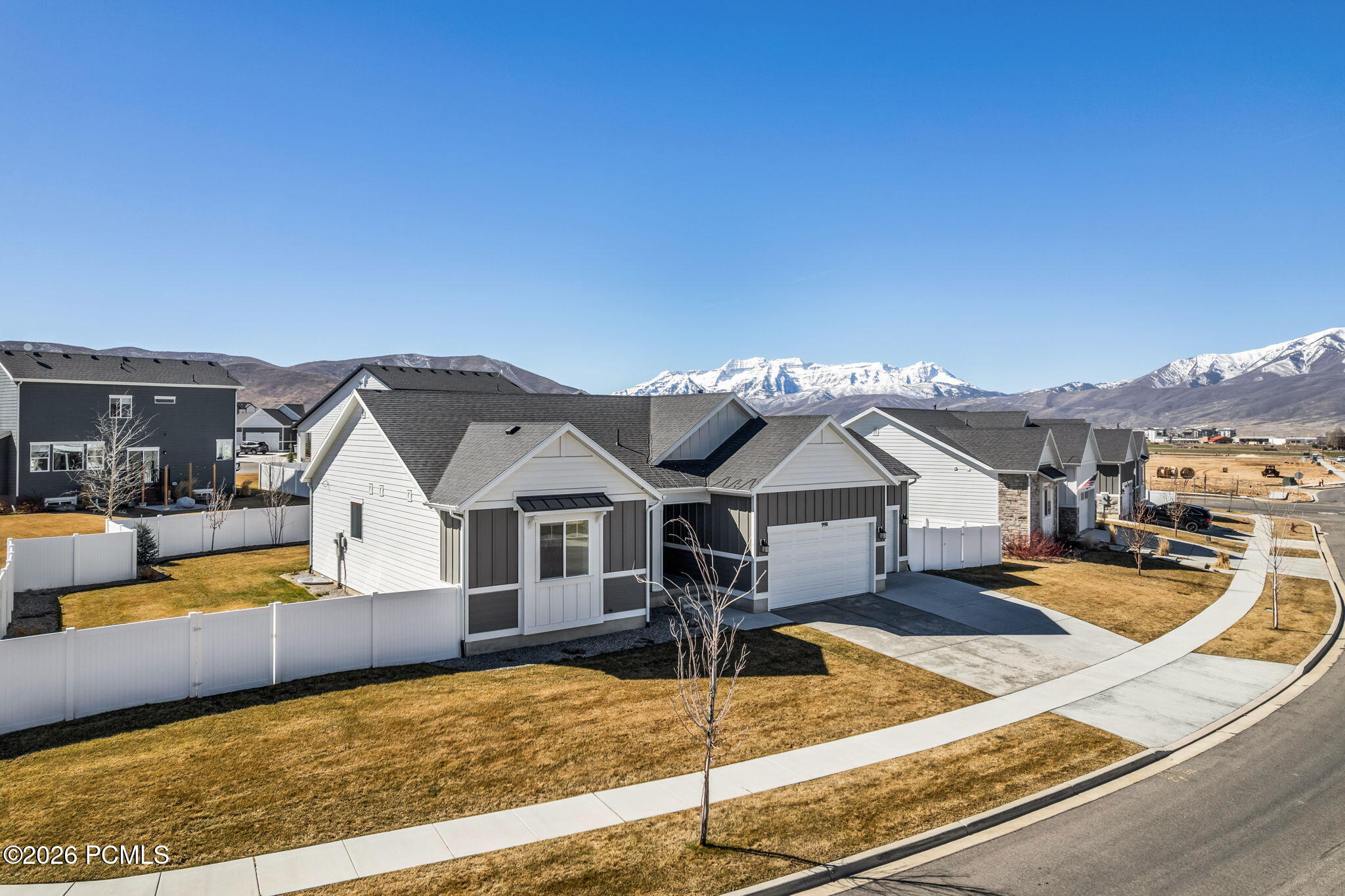 998 E Becca Road