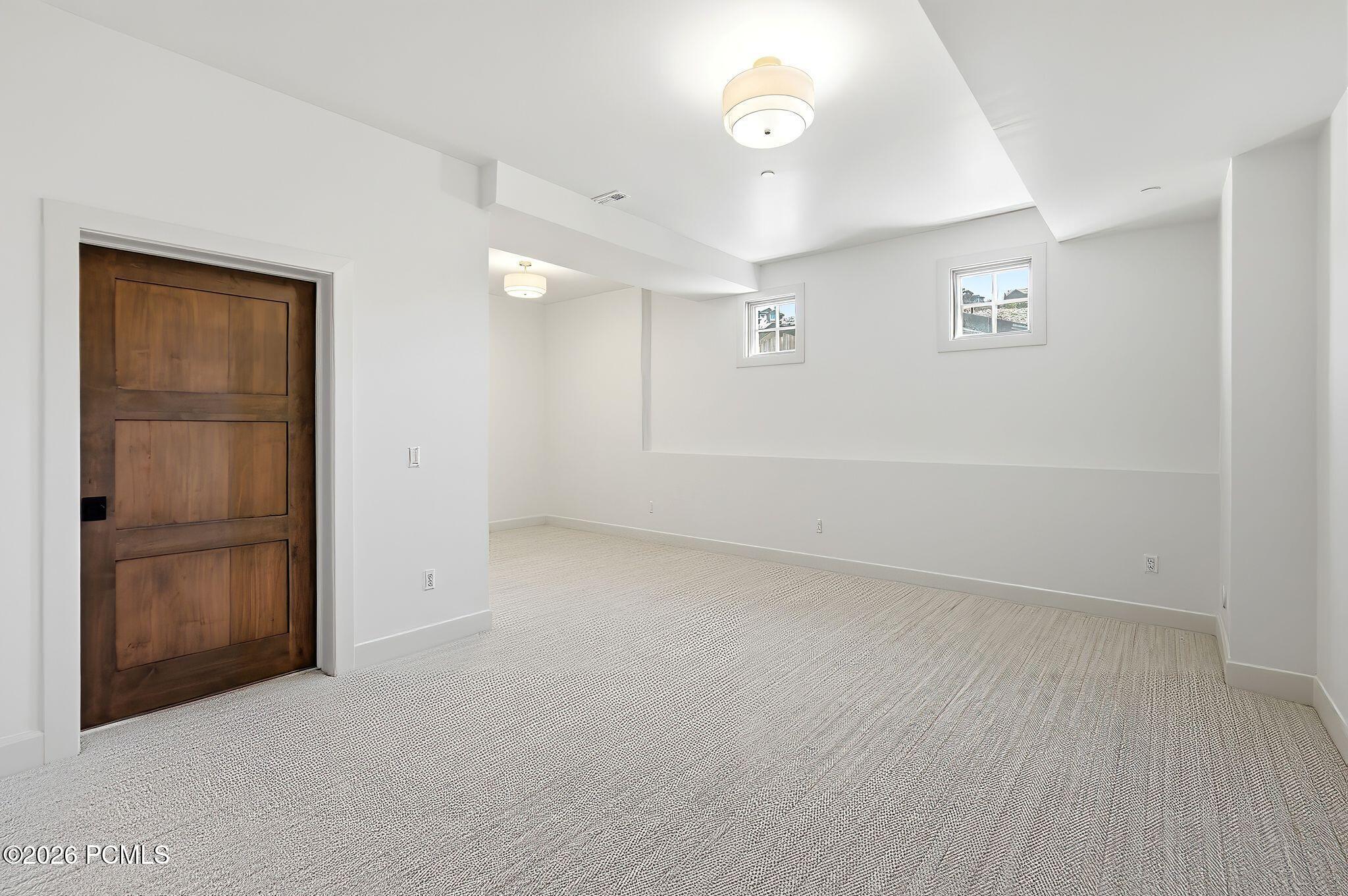 2044 E Notch Mountain Circle