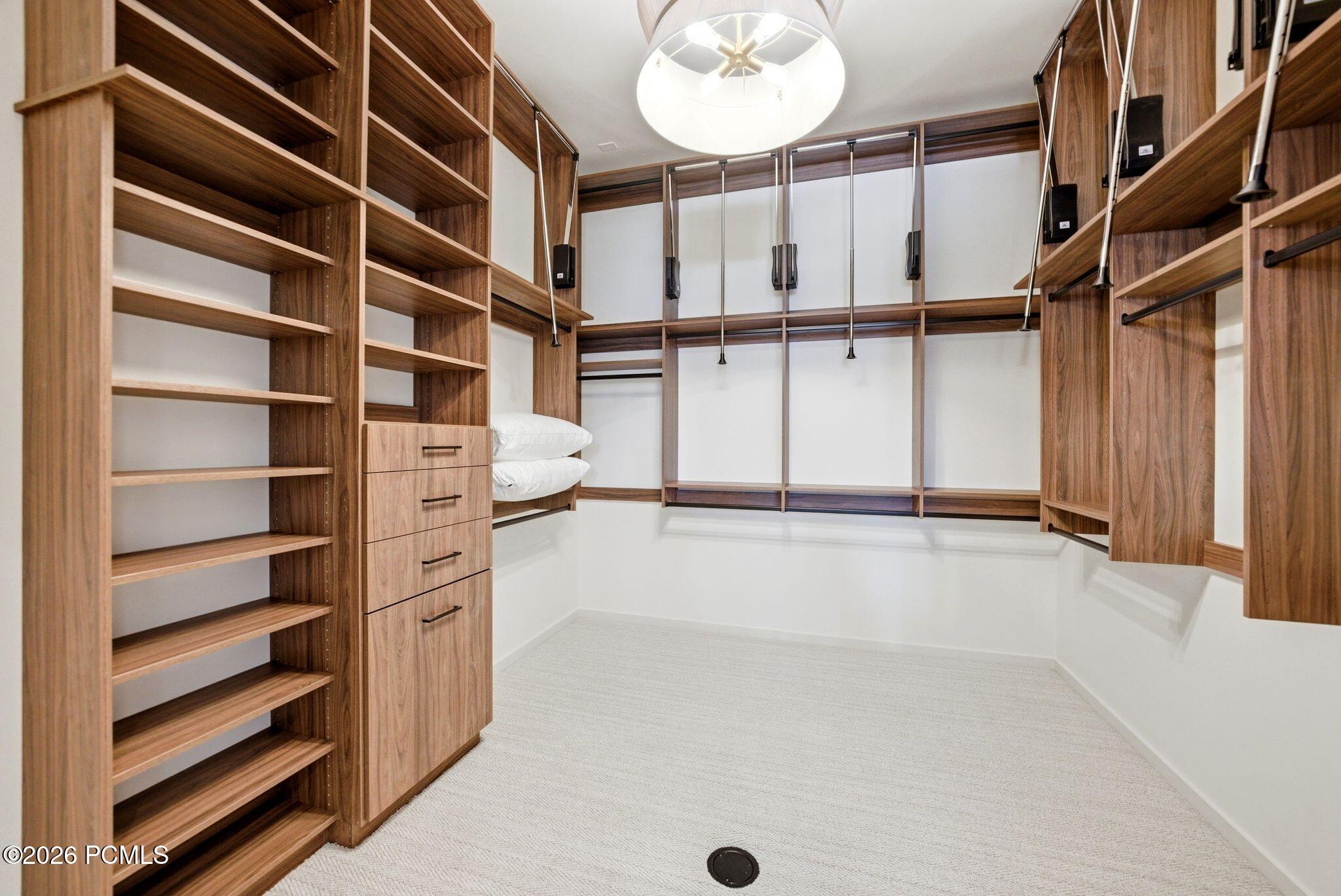 2044 E Notch Mountain Circle