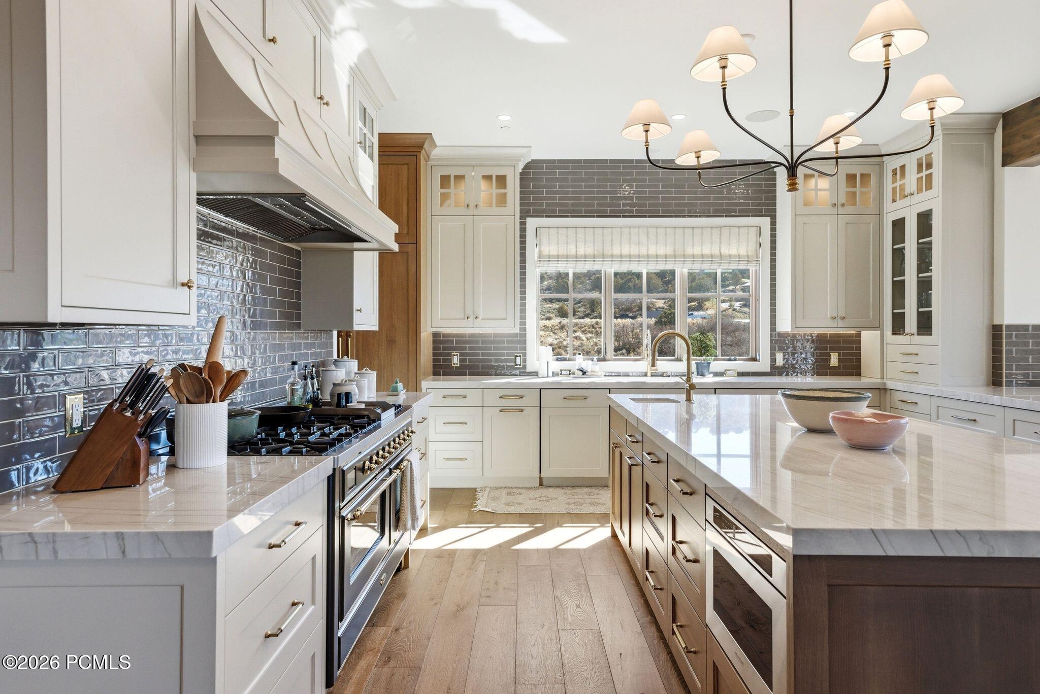 2044 E Notch Mountain Circle