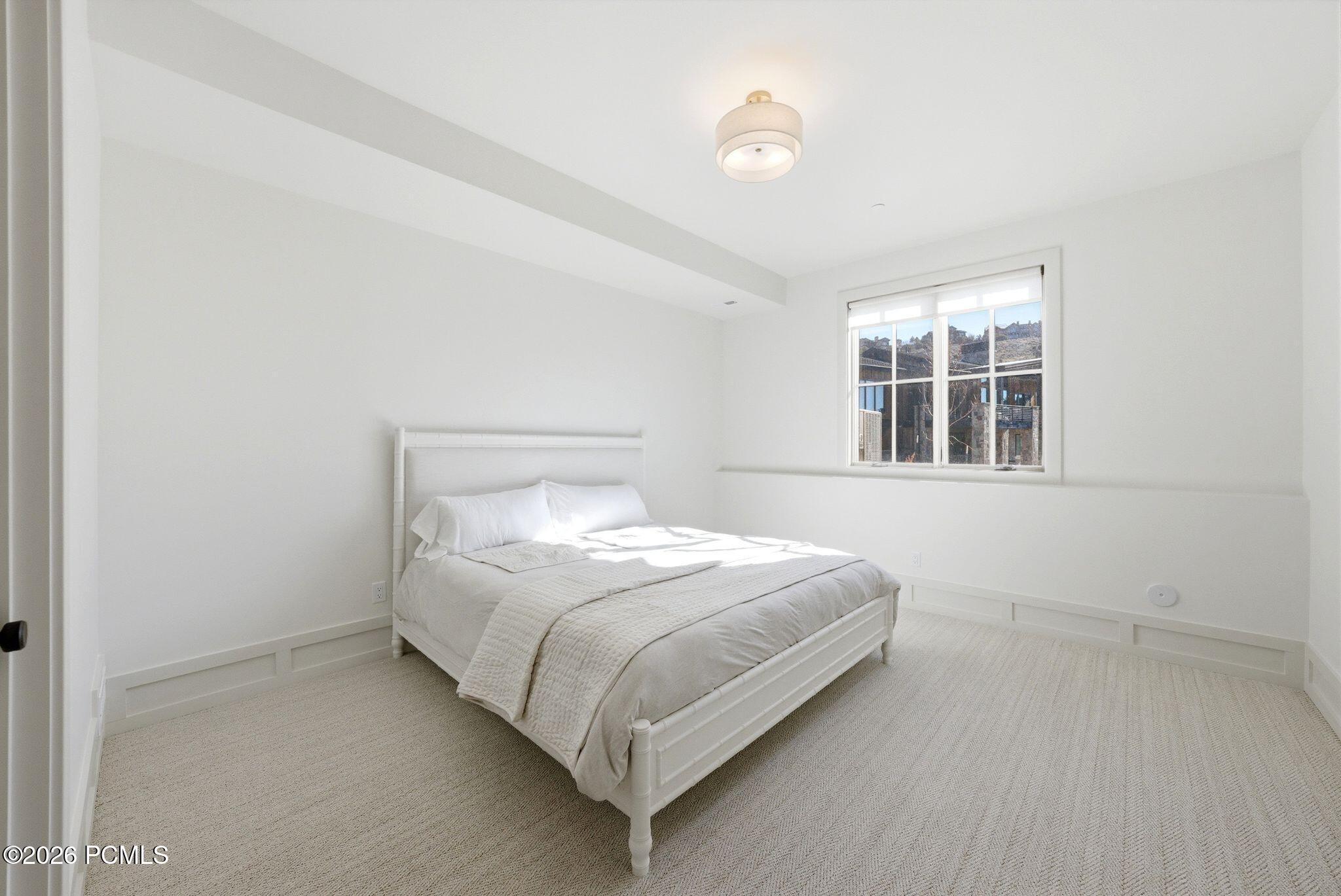 2044 E Notch Mountain Circle