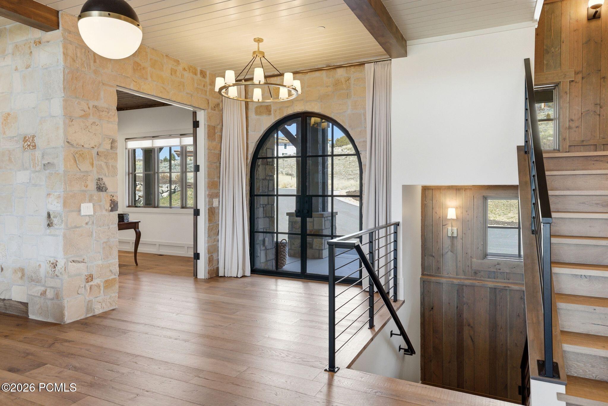 2044 E Notch Mountain Circle