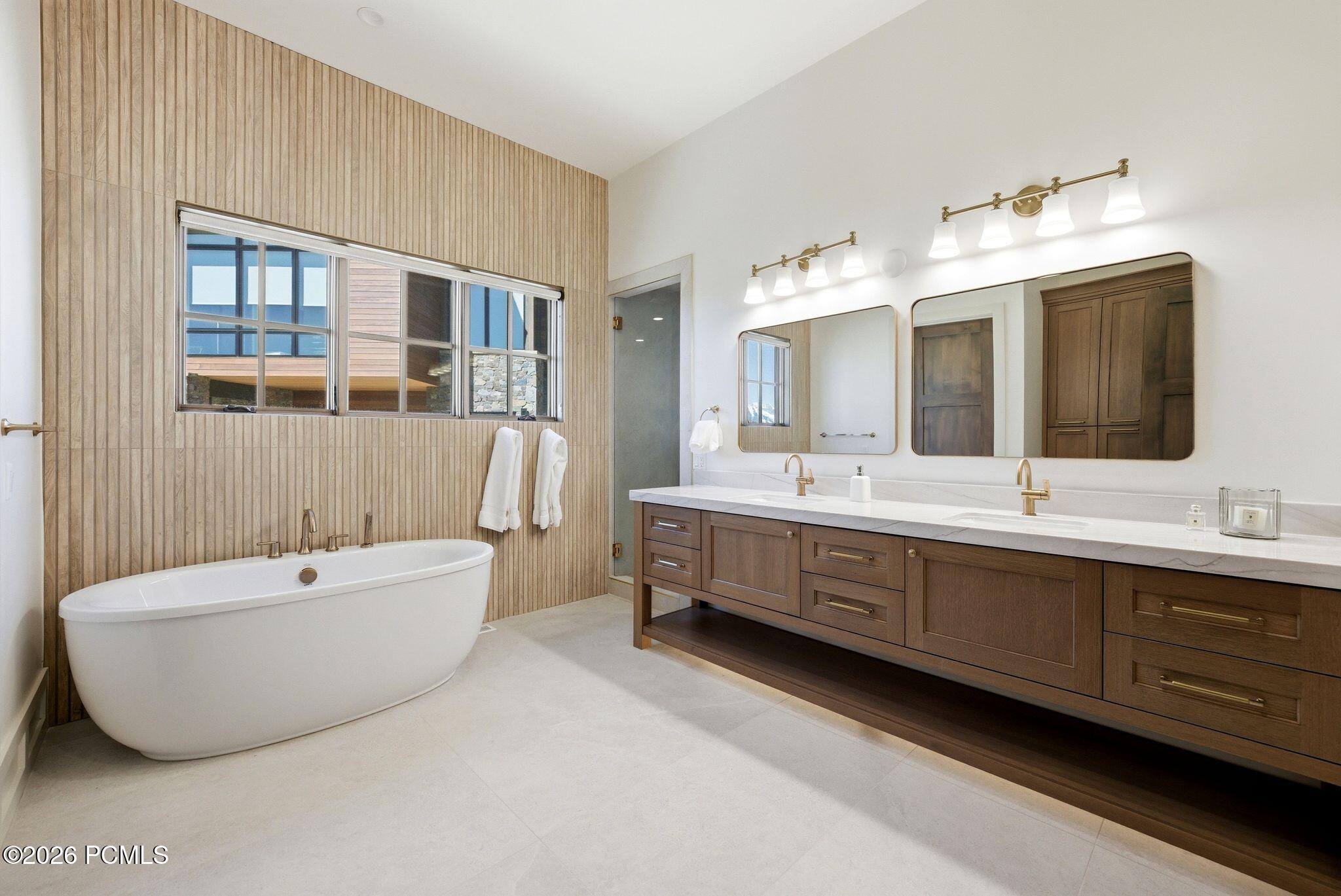 2044 E Notch Mountain Circle