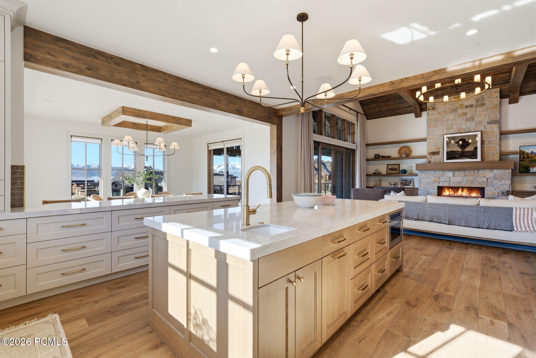 2044 E Notch Mountain Circle