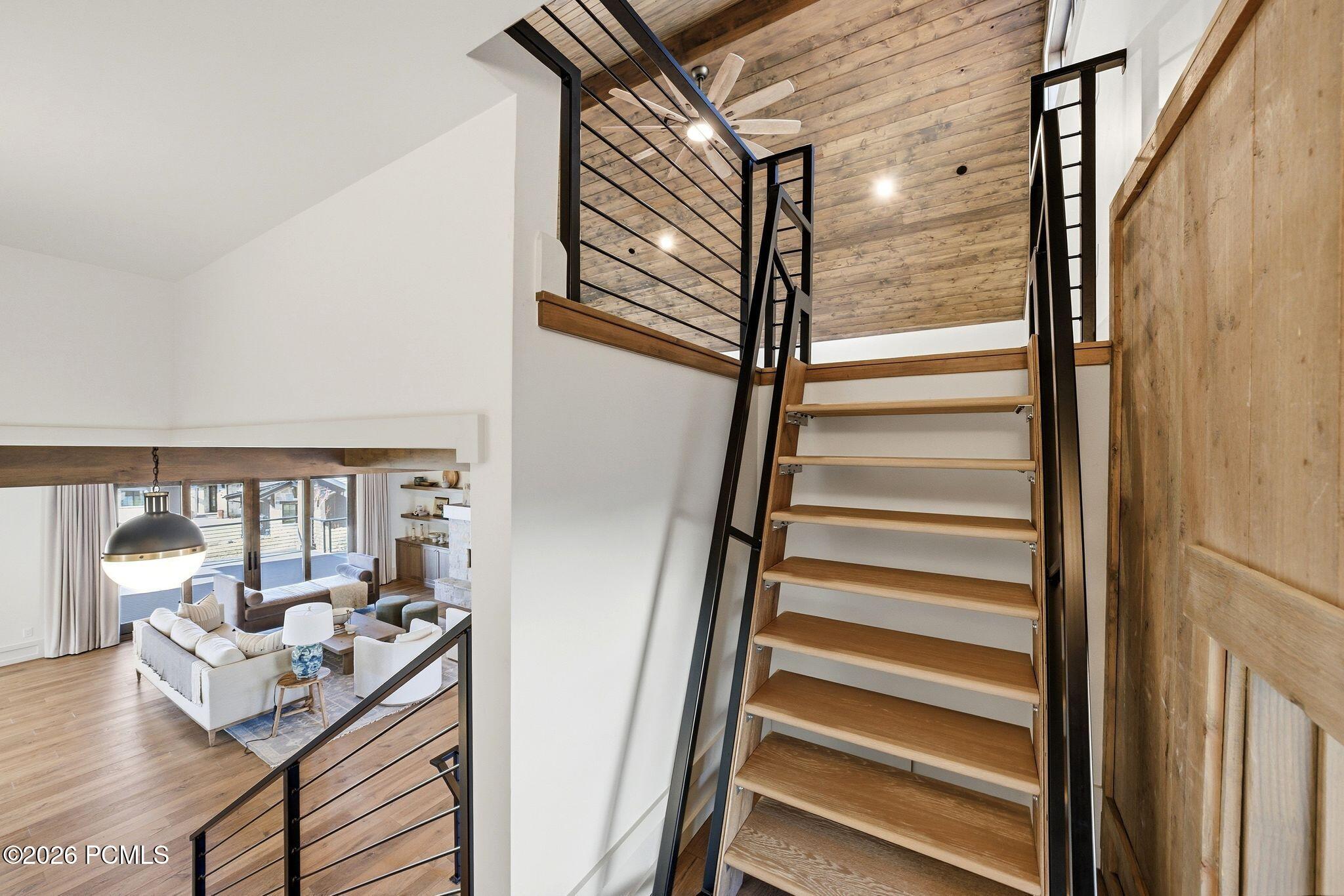 2044 E Notch Mountain Circle