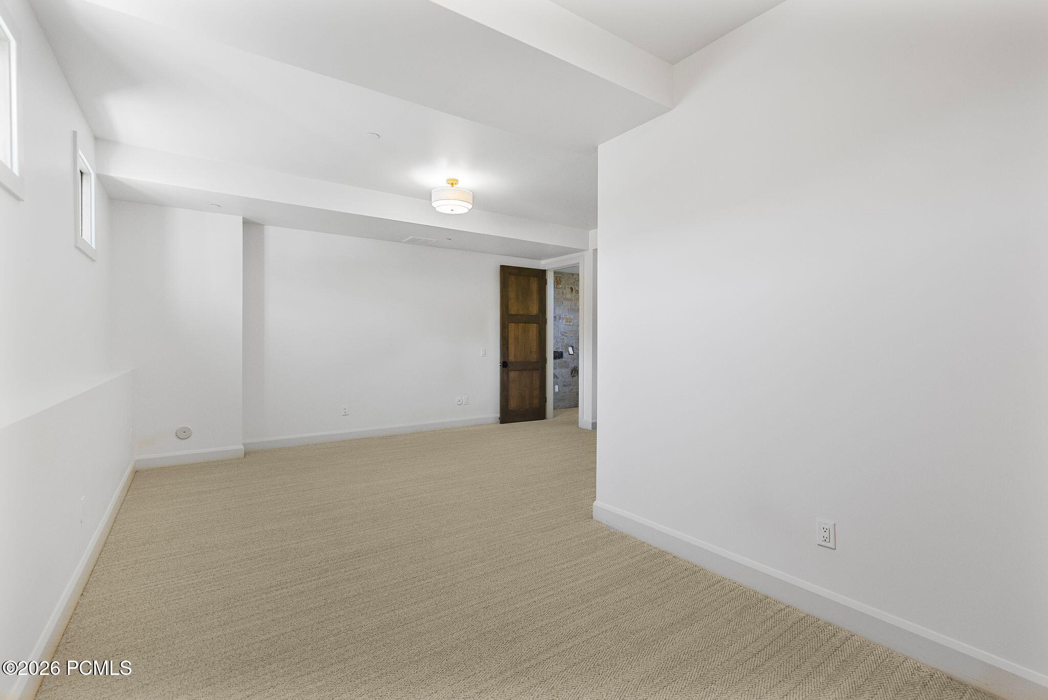 2044 E Notch Mountain Circle