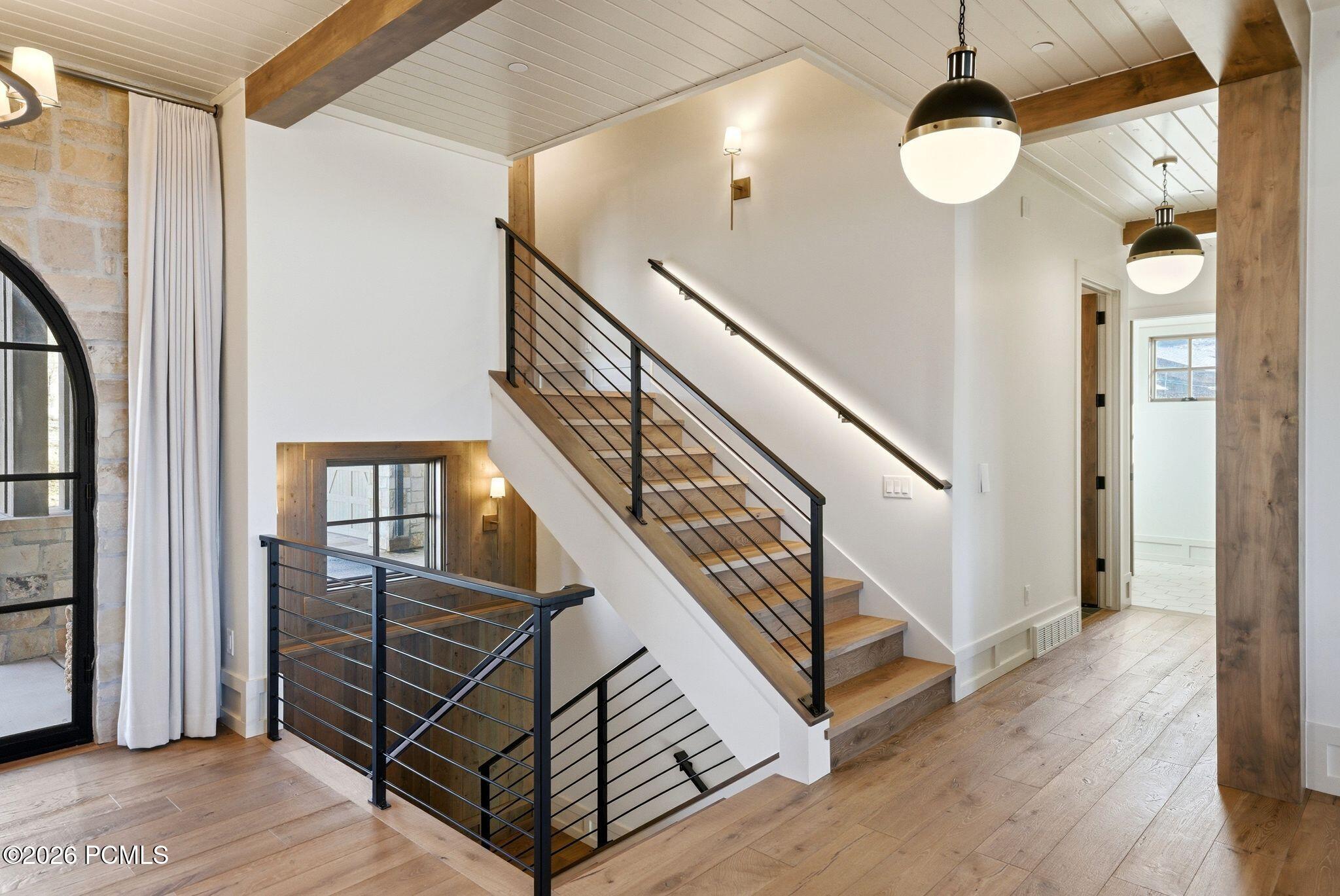 2044 E Notch Mountain Circle