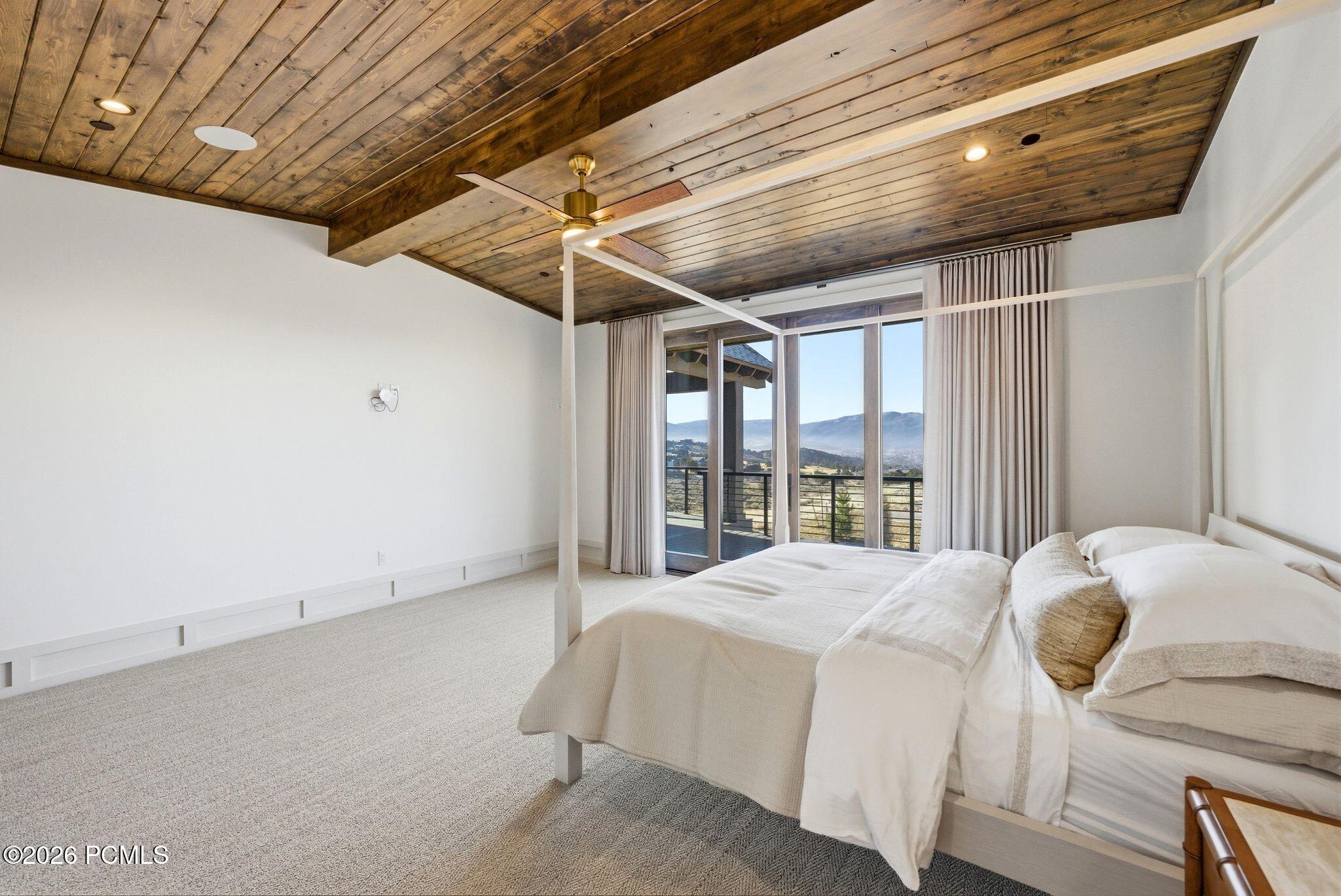 2044 E Notch Mountain Circle