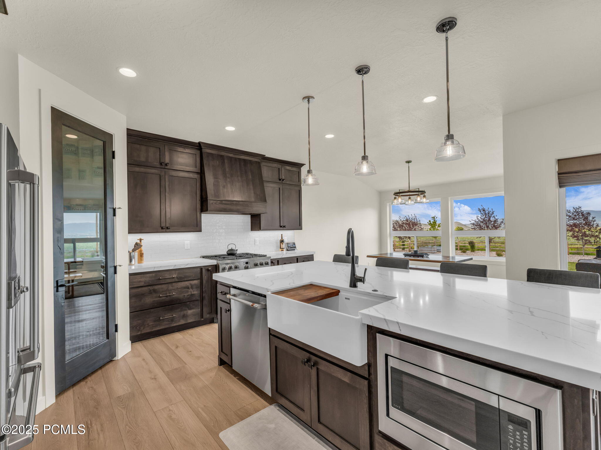 943 Hart Loop