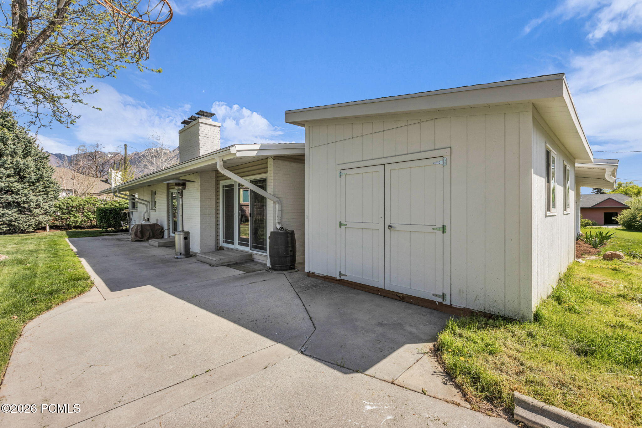 1893 E Lincoln Ln