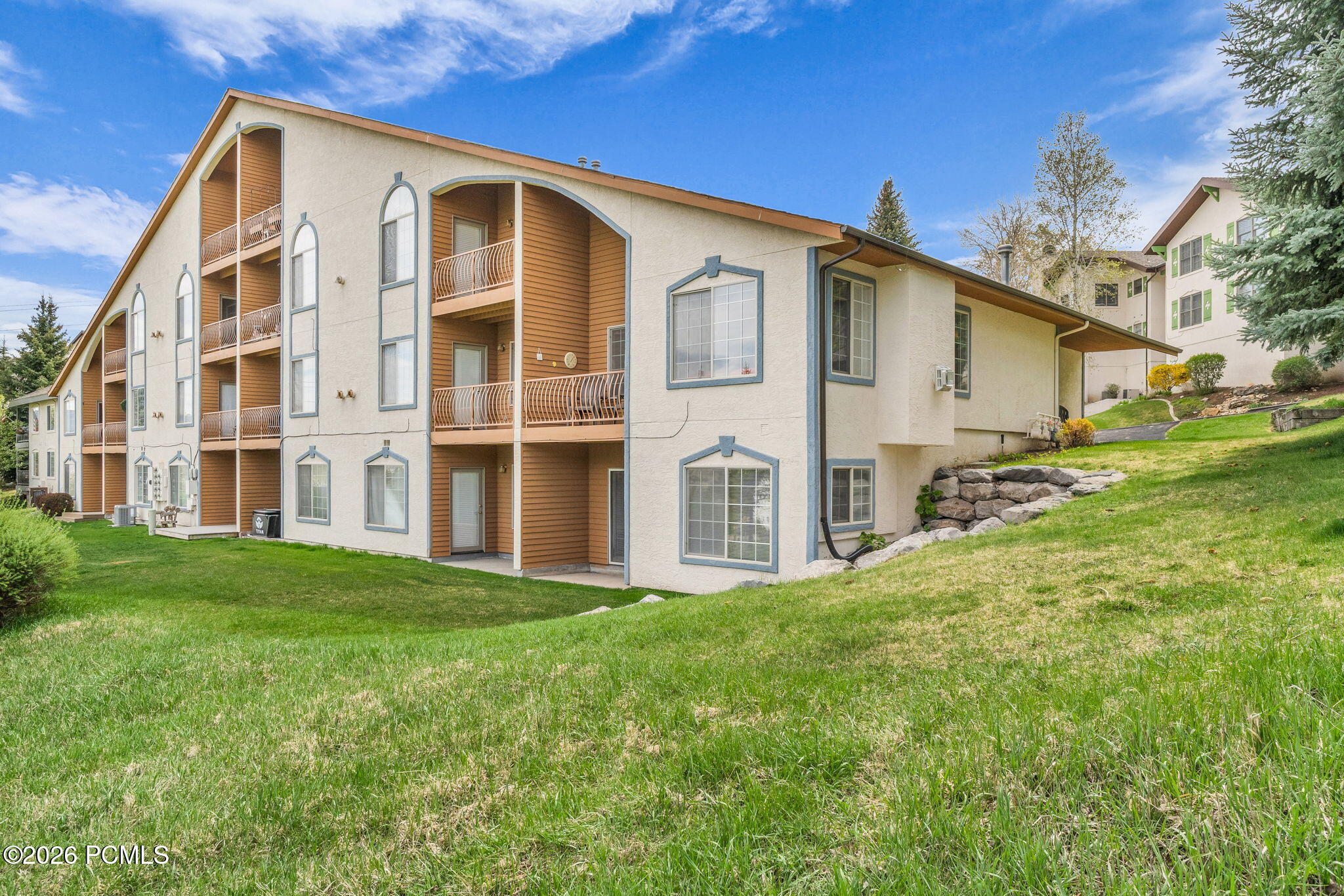 984 Uri Lane D-6