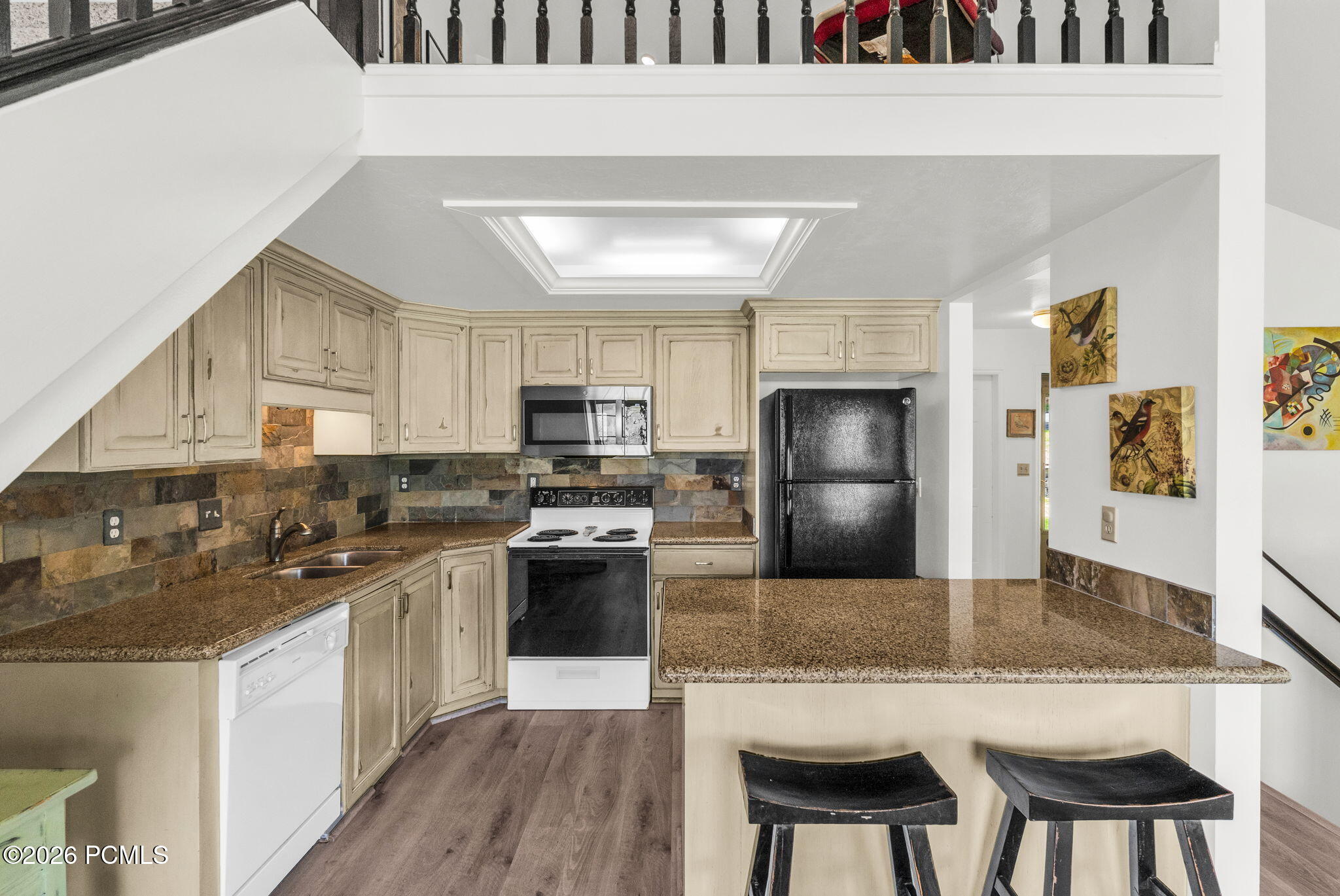 984 Uri Lane D-6