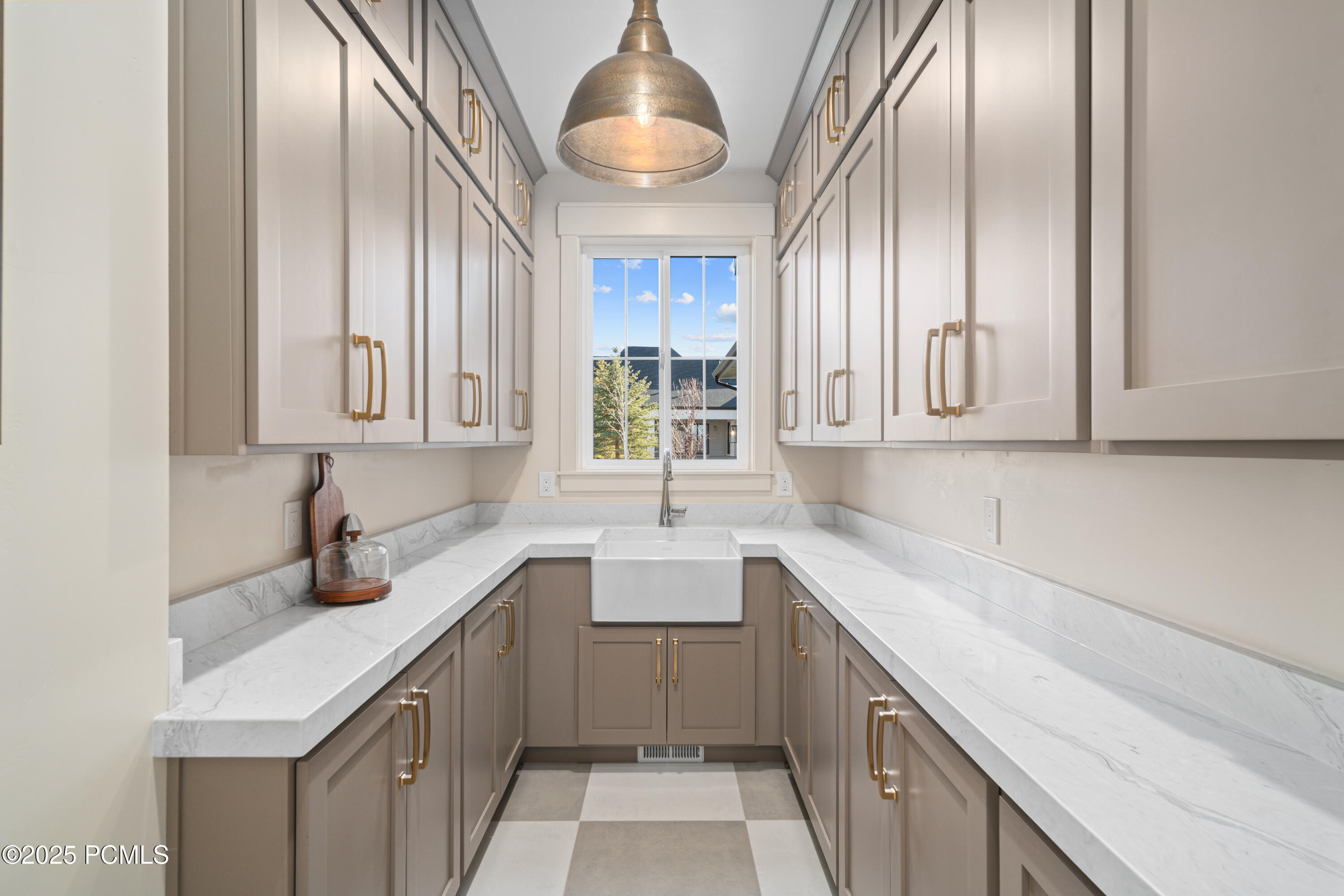 861 Hart Loop