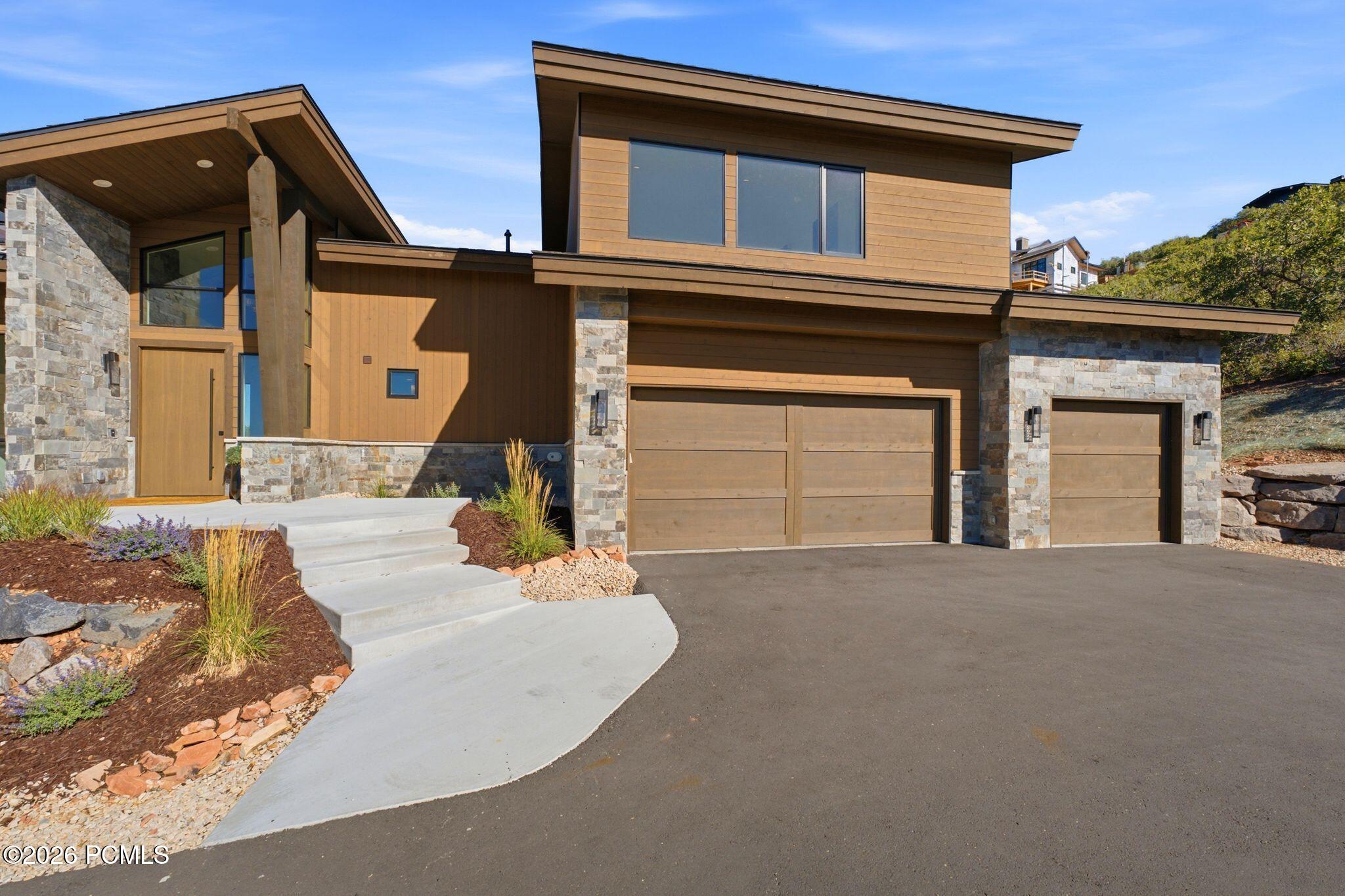 11004 N Wrangler Circle
