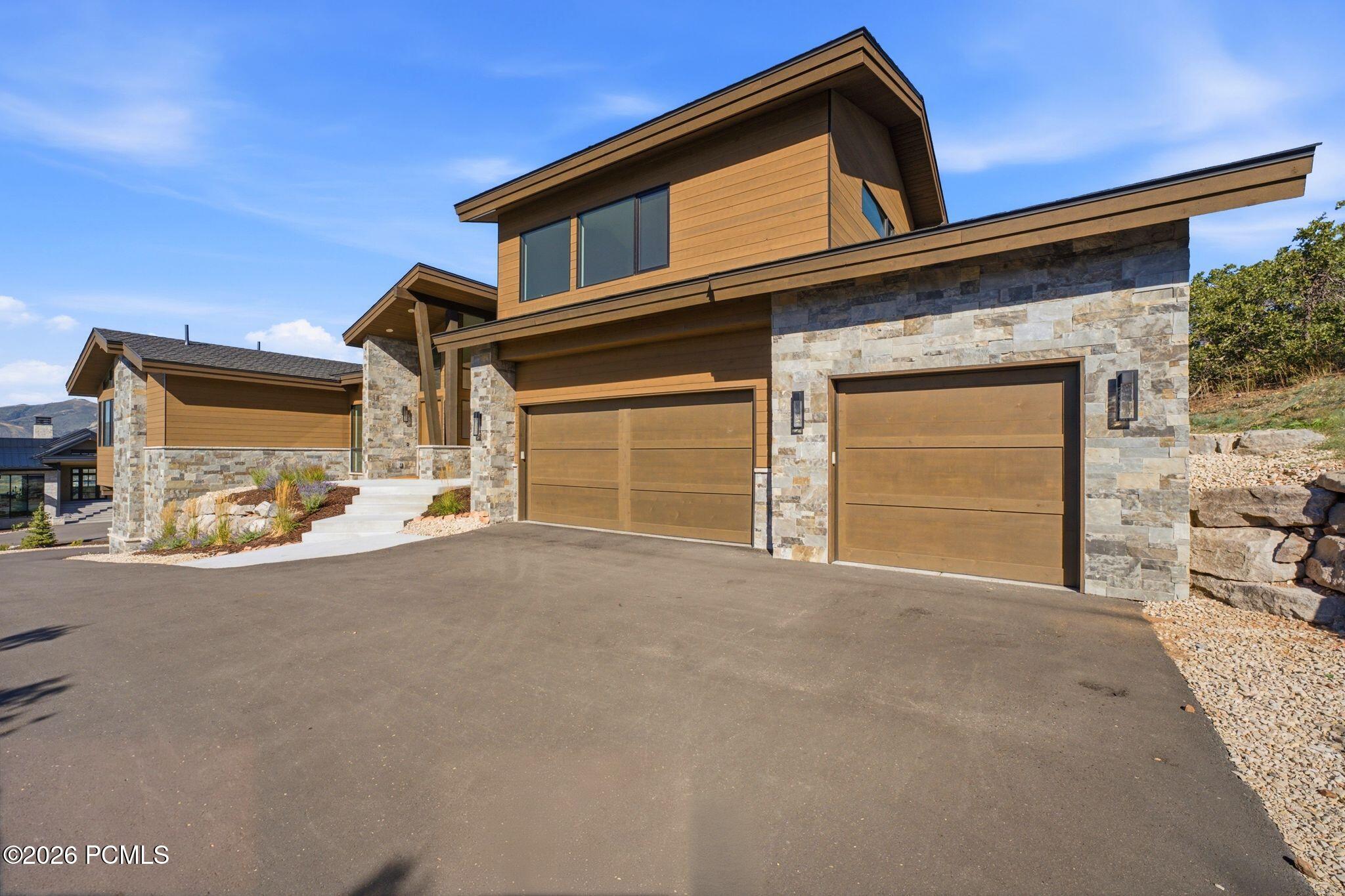11004 N Wrangler Circle