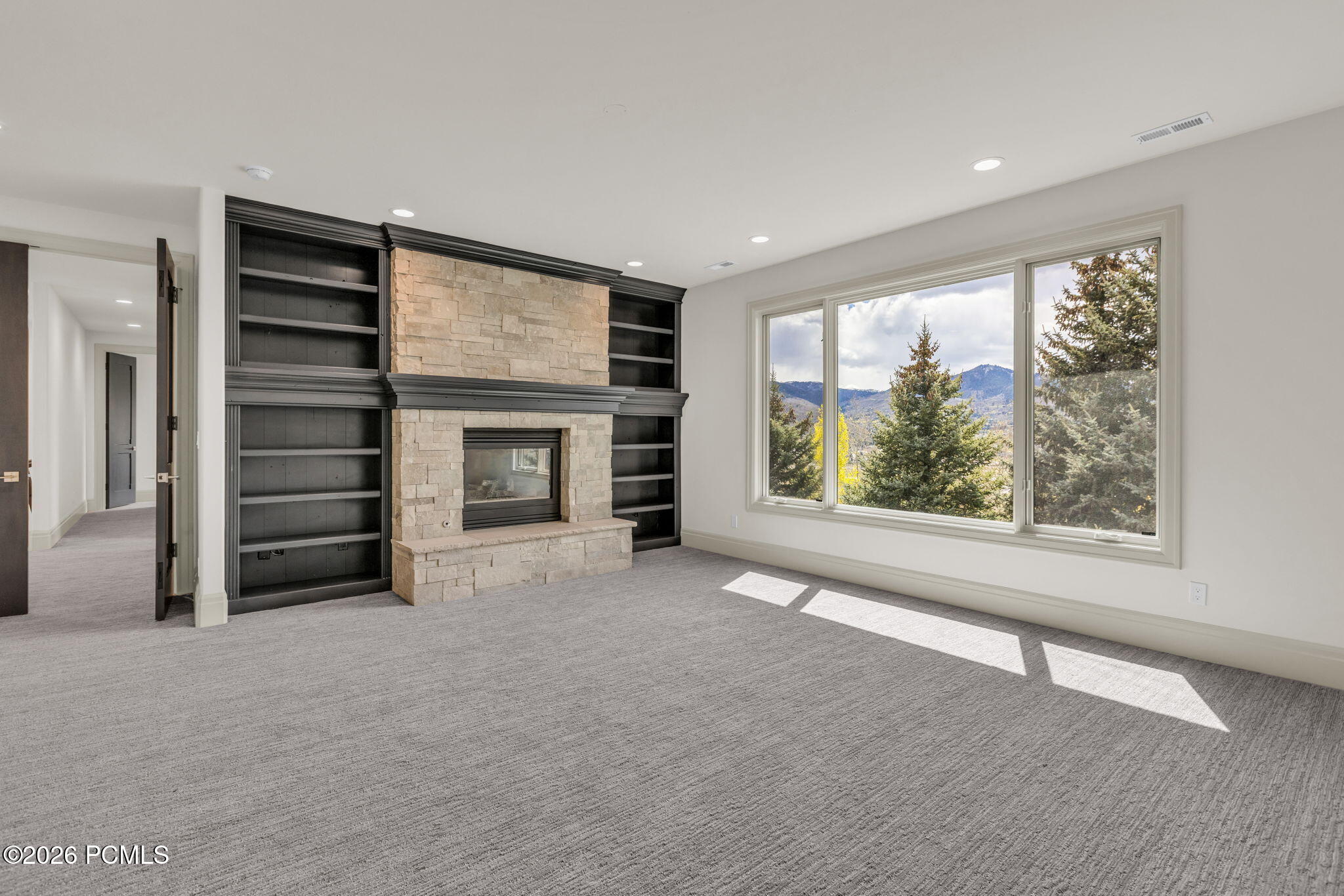 8905 Daybreaker Dr