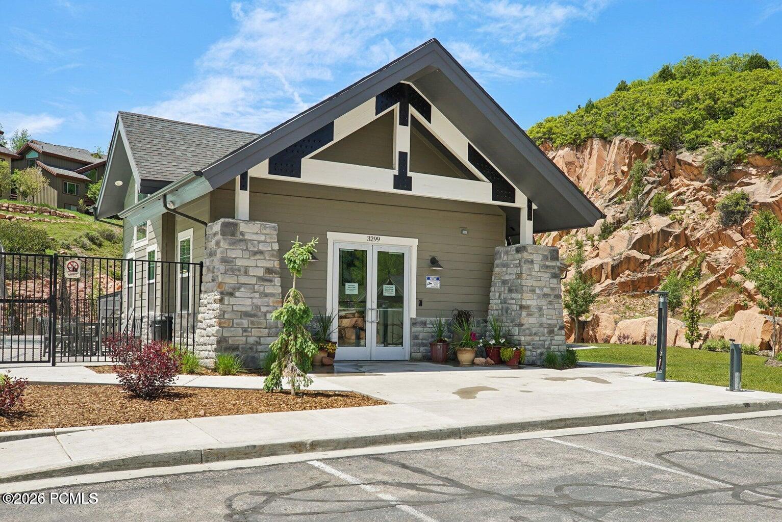 3041 W Cedar Drive