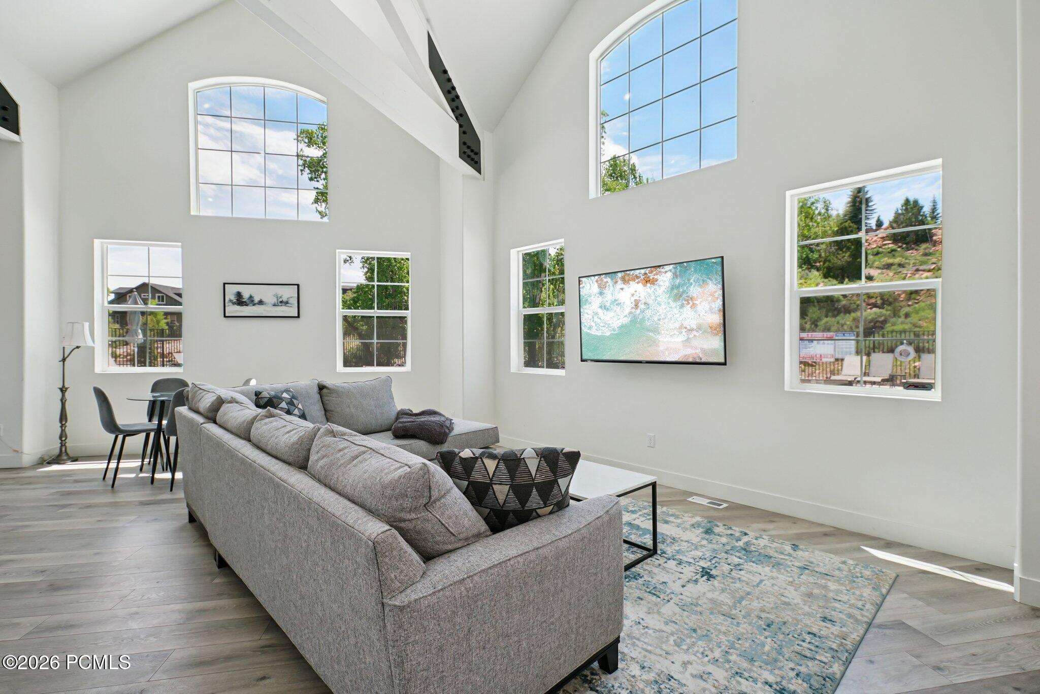 3041 W Cedar Drive