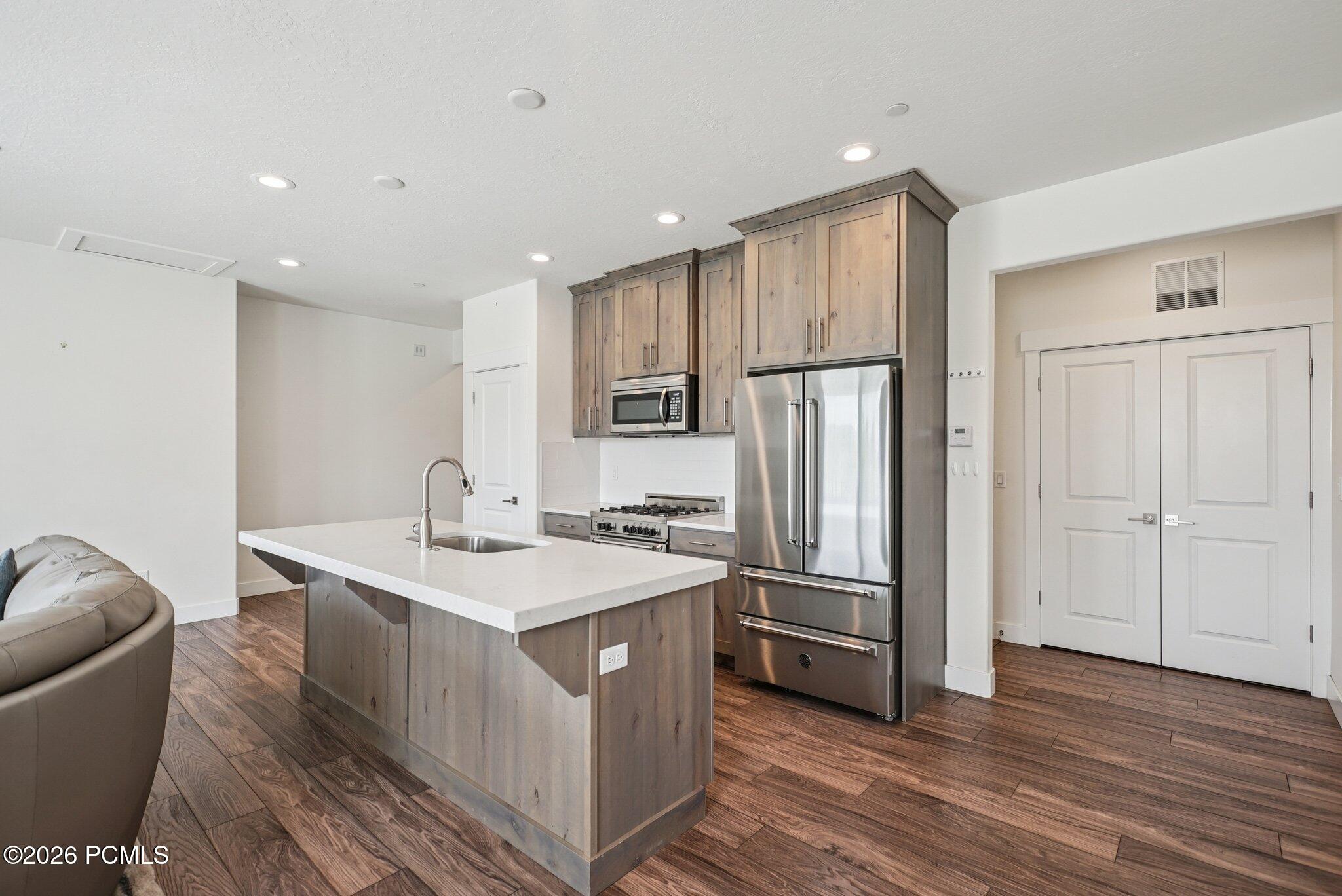 3041 W Cedar Drive