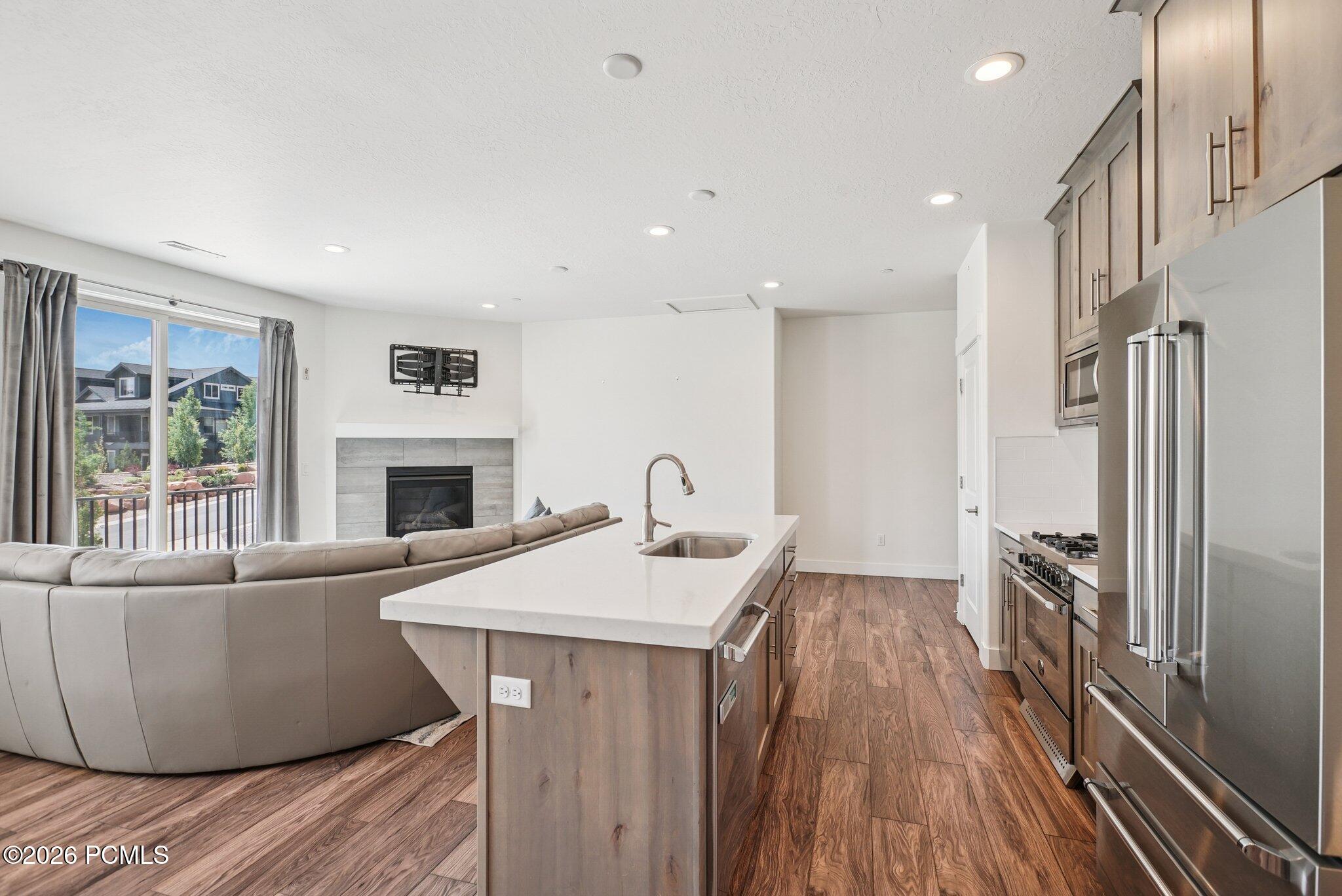 3041 W Cedar Drive