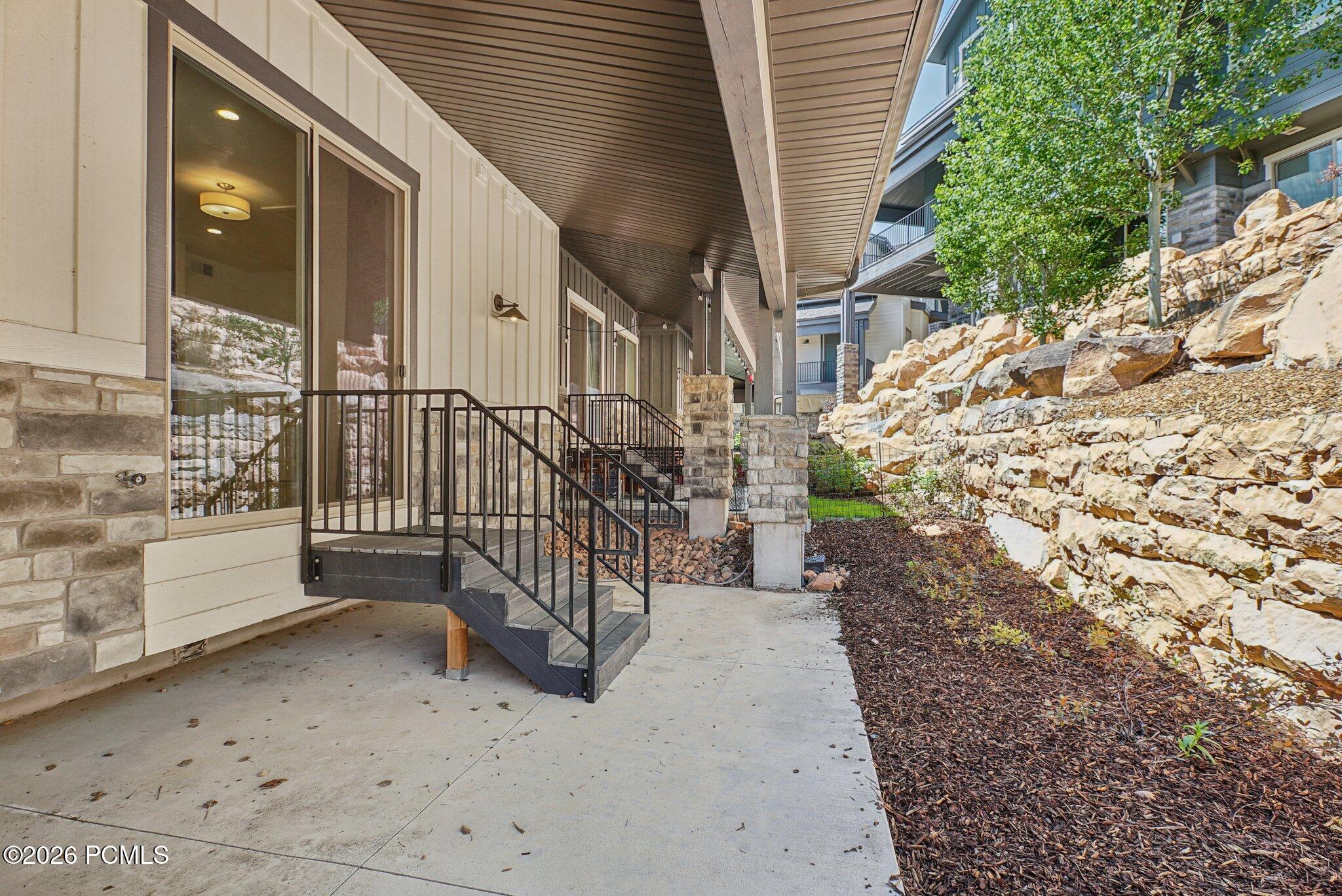3041 W Cedar Drive