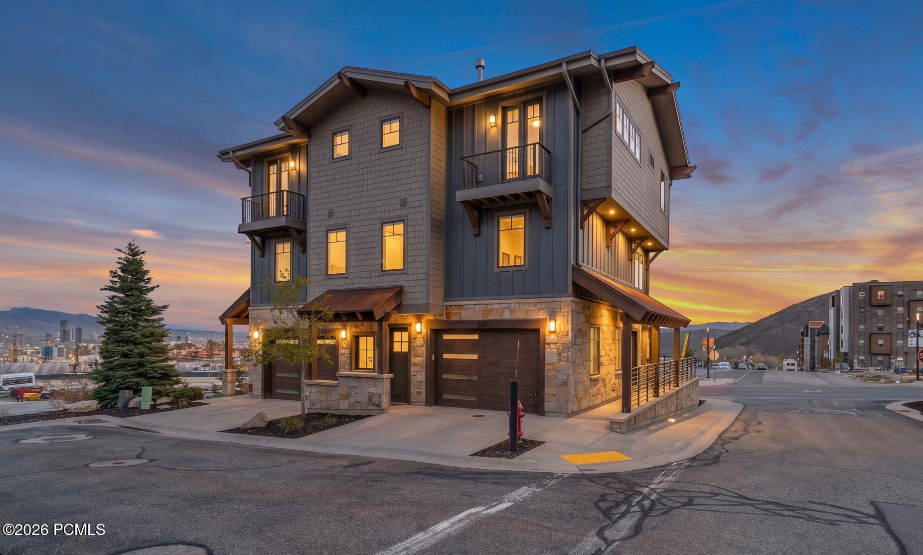 3827 Blackstone Drive 29