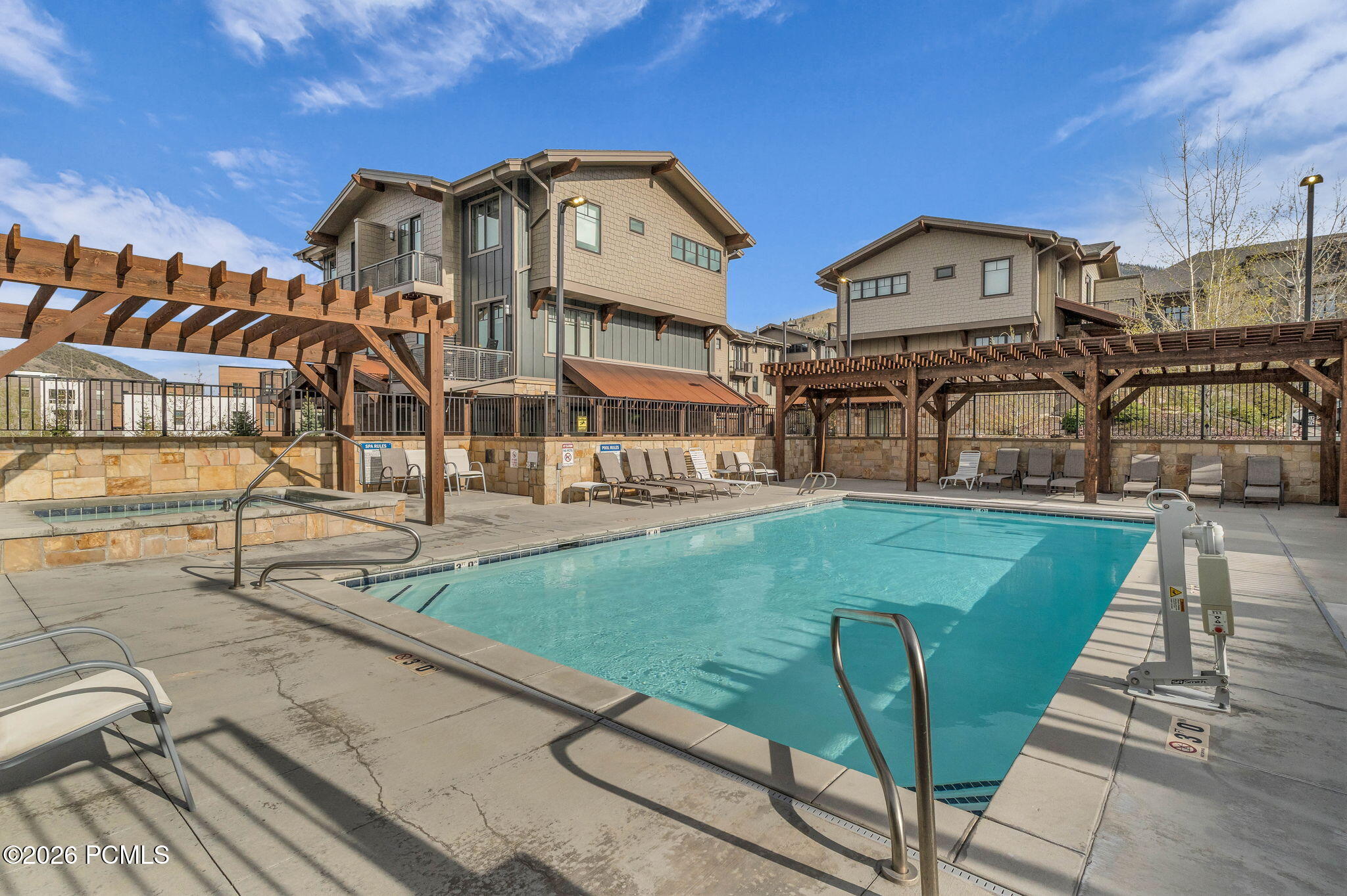3827 Blackstone Drive 29
