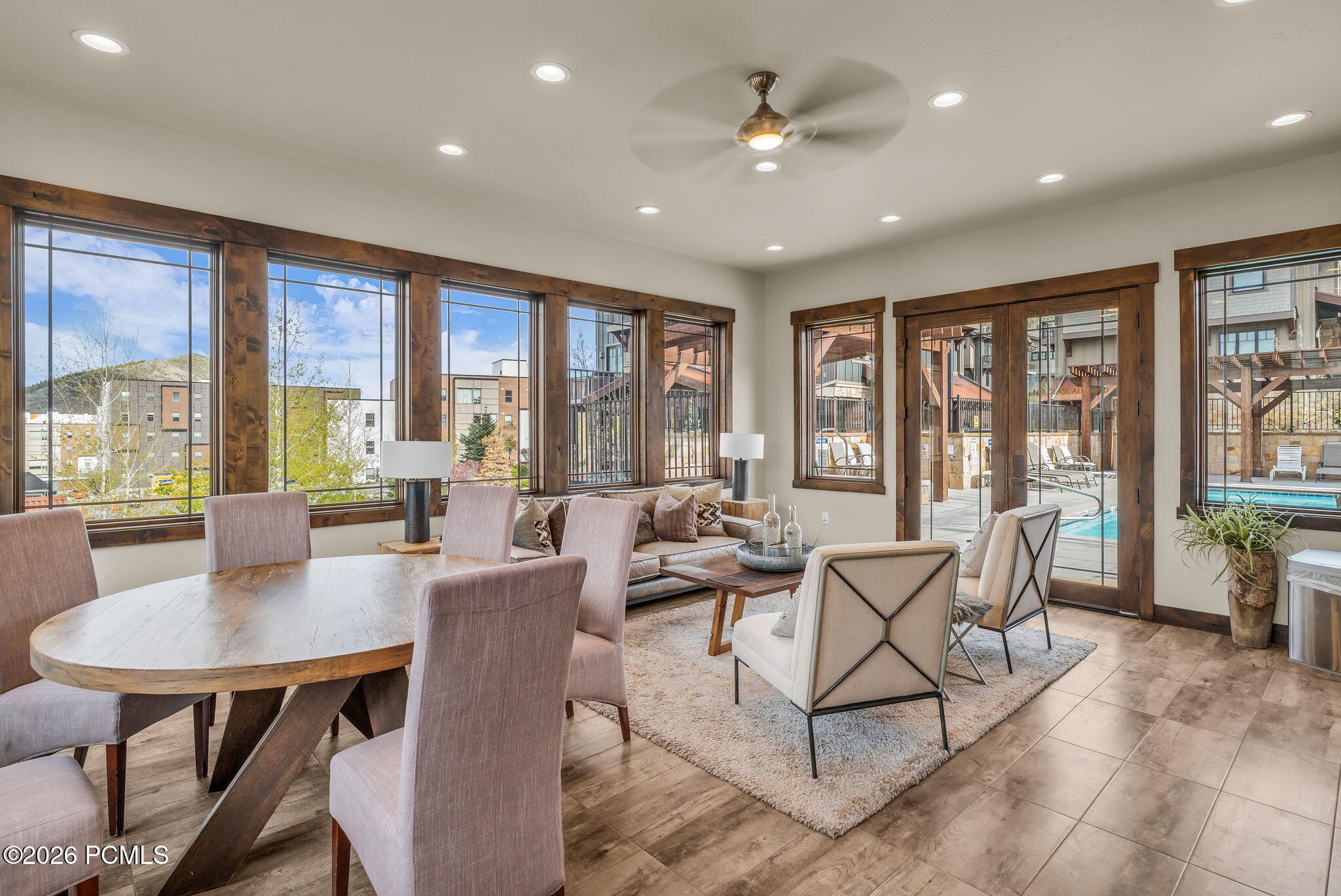 3827 Blackstone Drive 29
