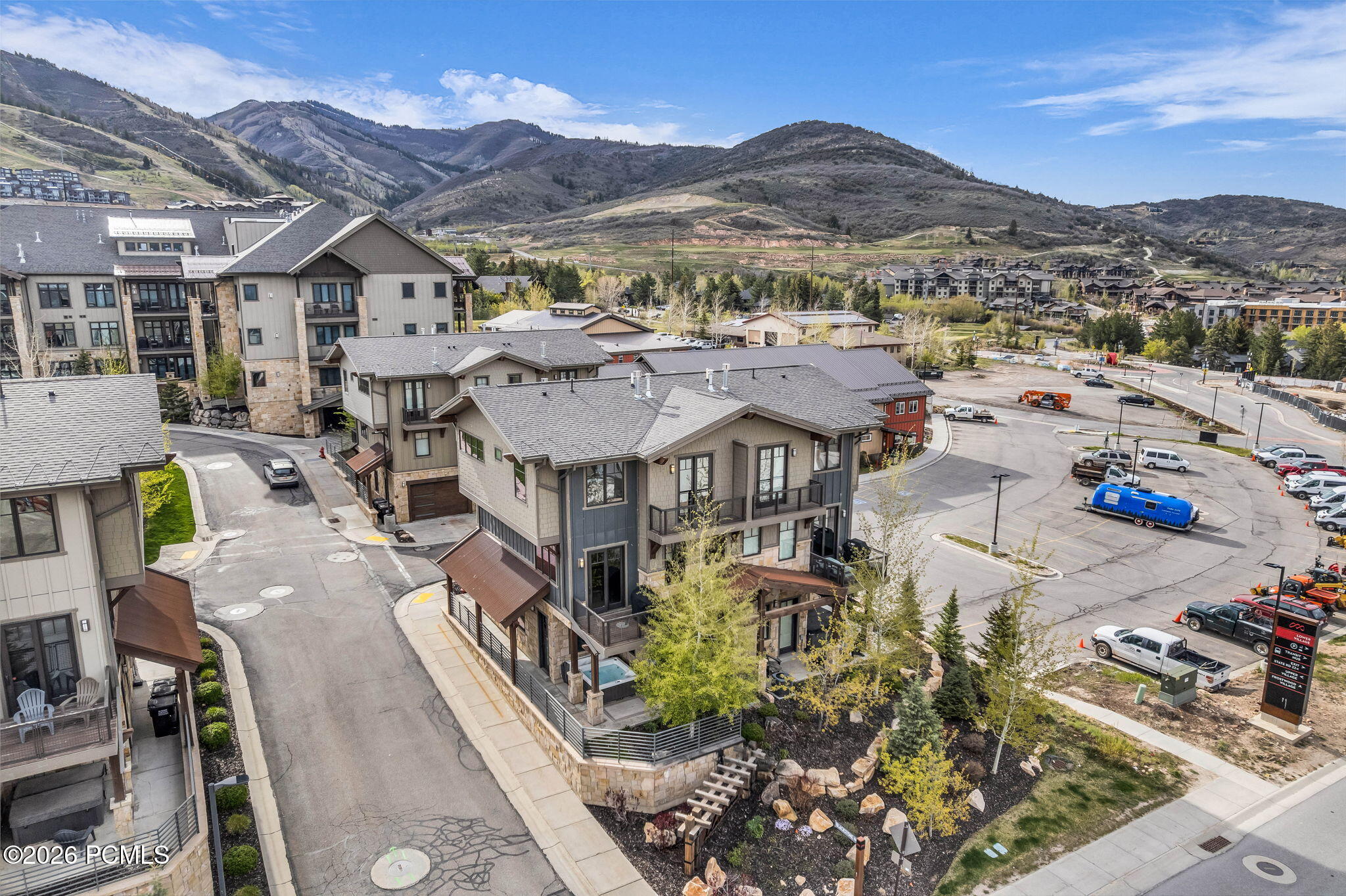 3827 Blackstone Drive 29