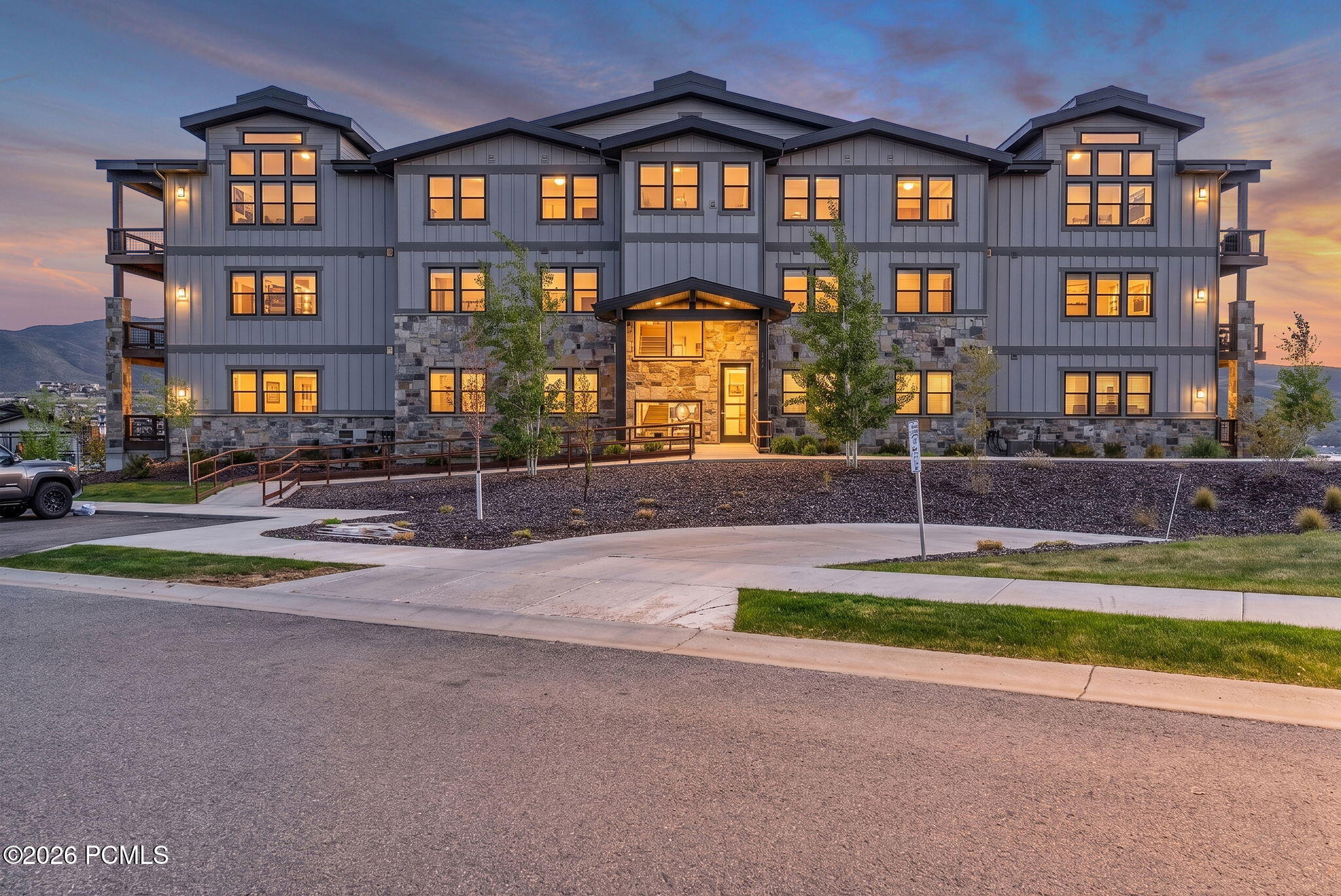 1121 W Helling Cir 302